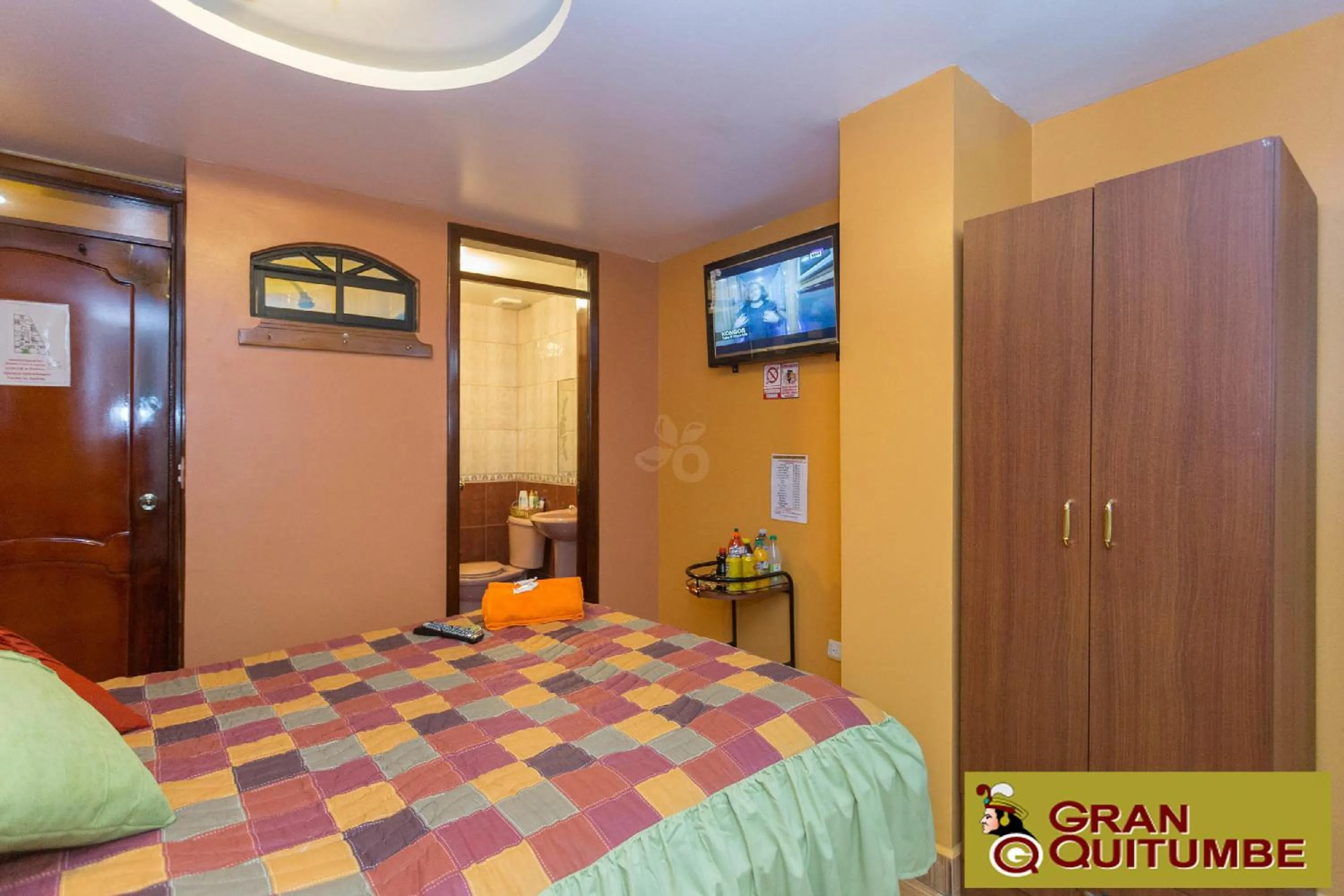 Photo of the whole room, Bed in Hotel Gran Quitumbe