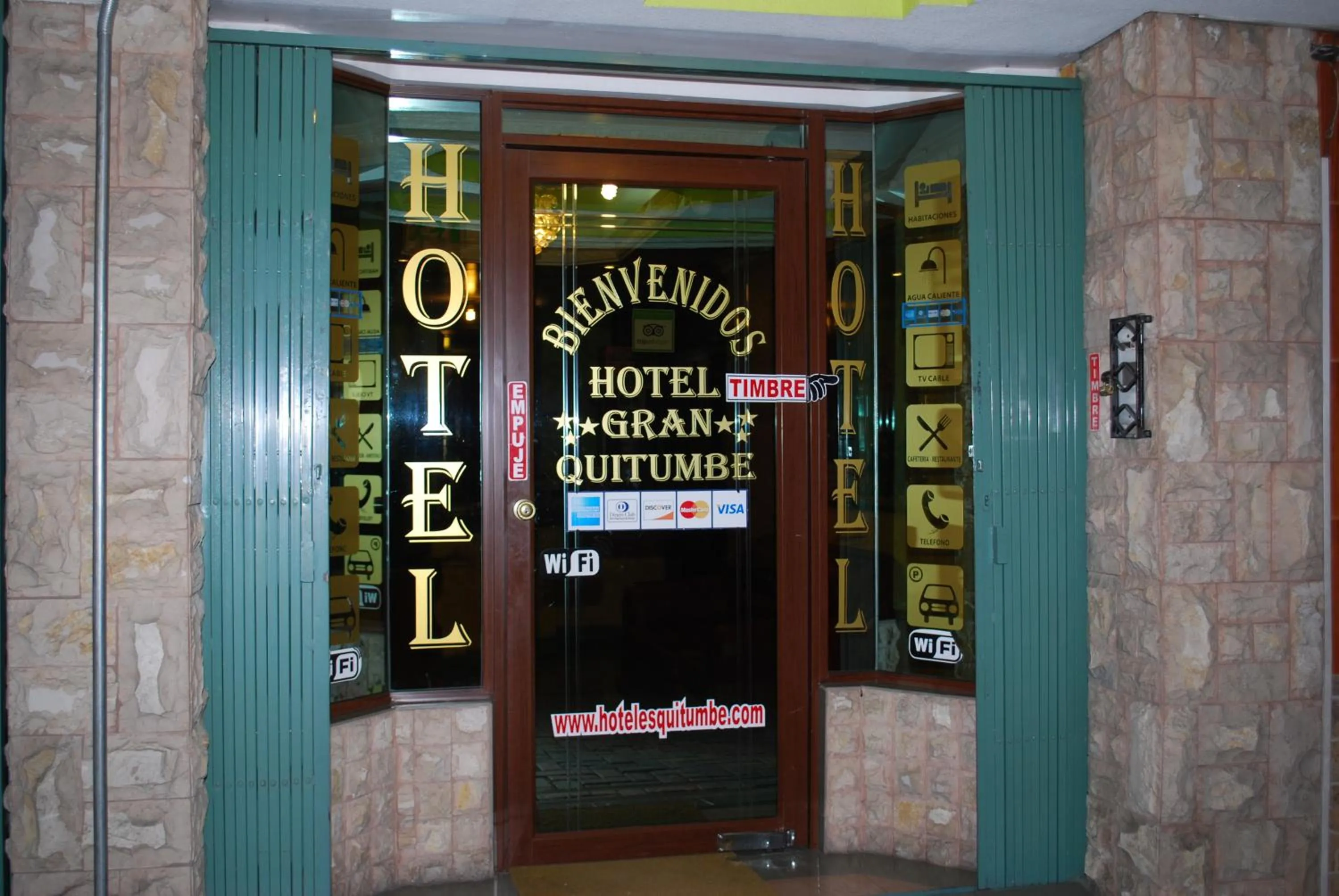 Facade/entrance in Hotel Gran Quitumbe