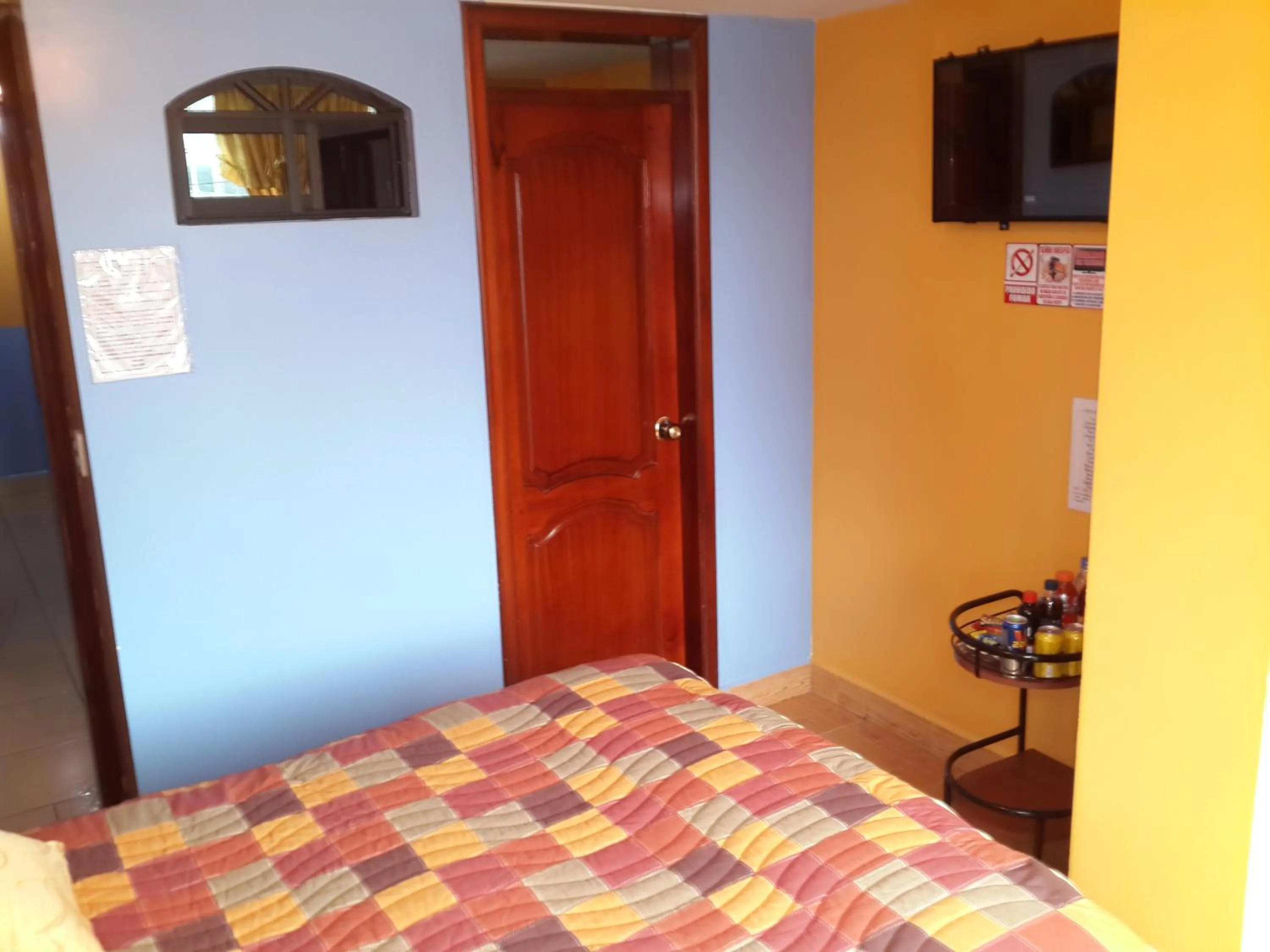 Photo of the whole room, Bed in Hotel Gran Quitumbe