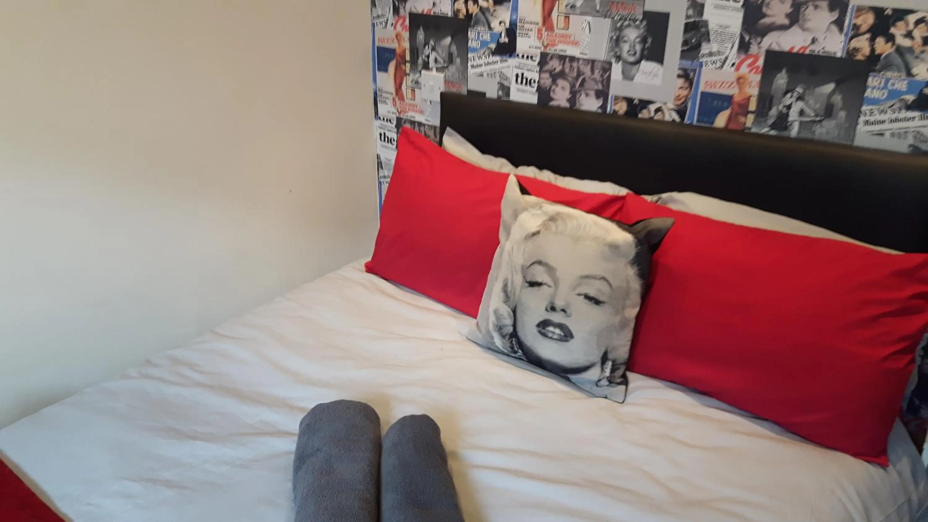 Bed in The Fame