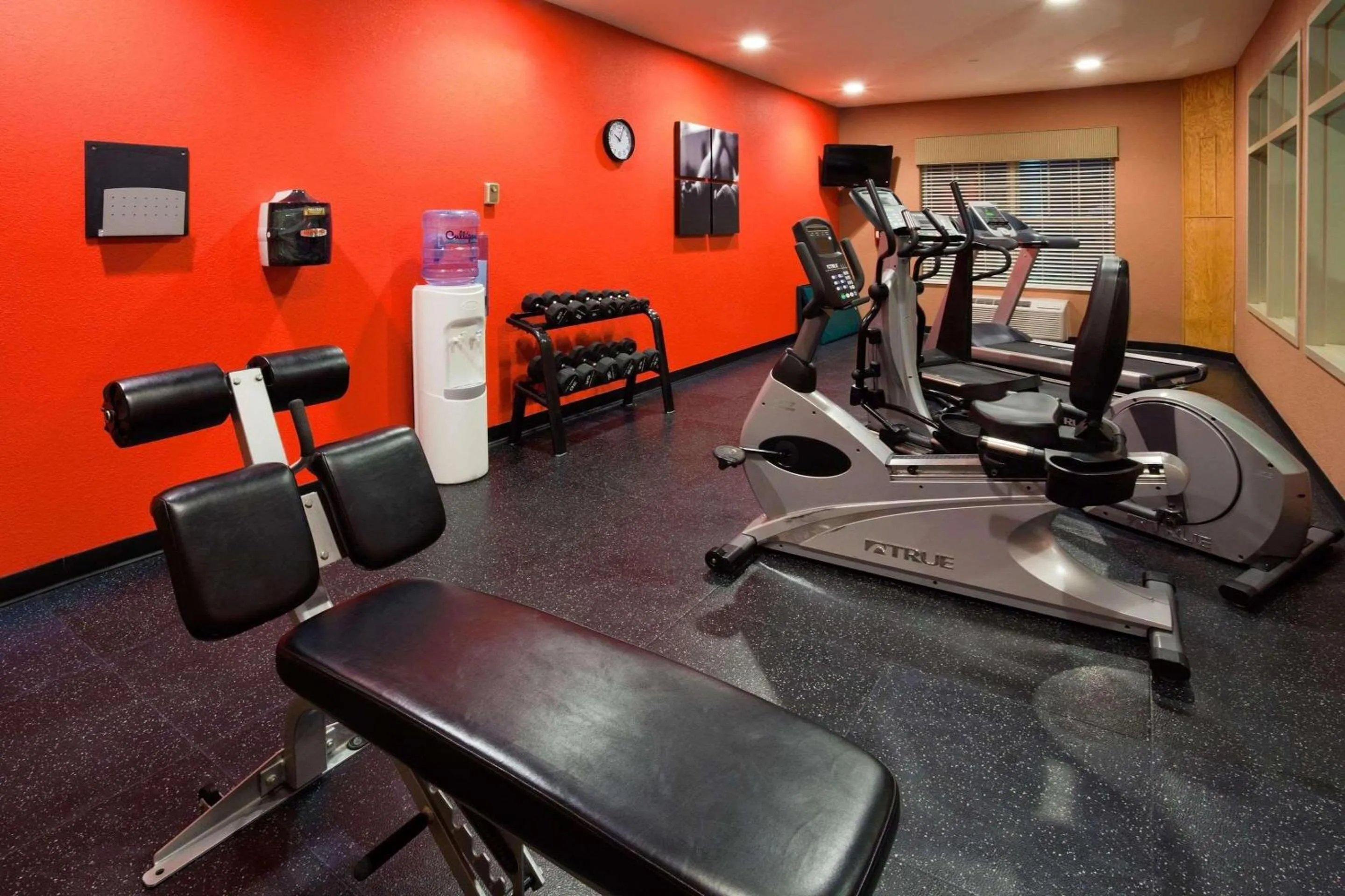 Fitness centre/facilities in Country Inn & Suites by Radisson, Madison Southwest, WI
