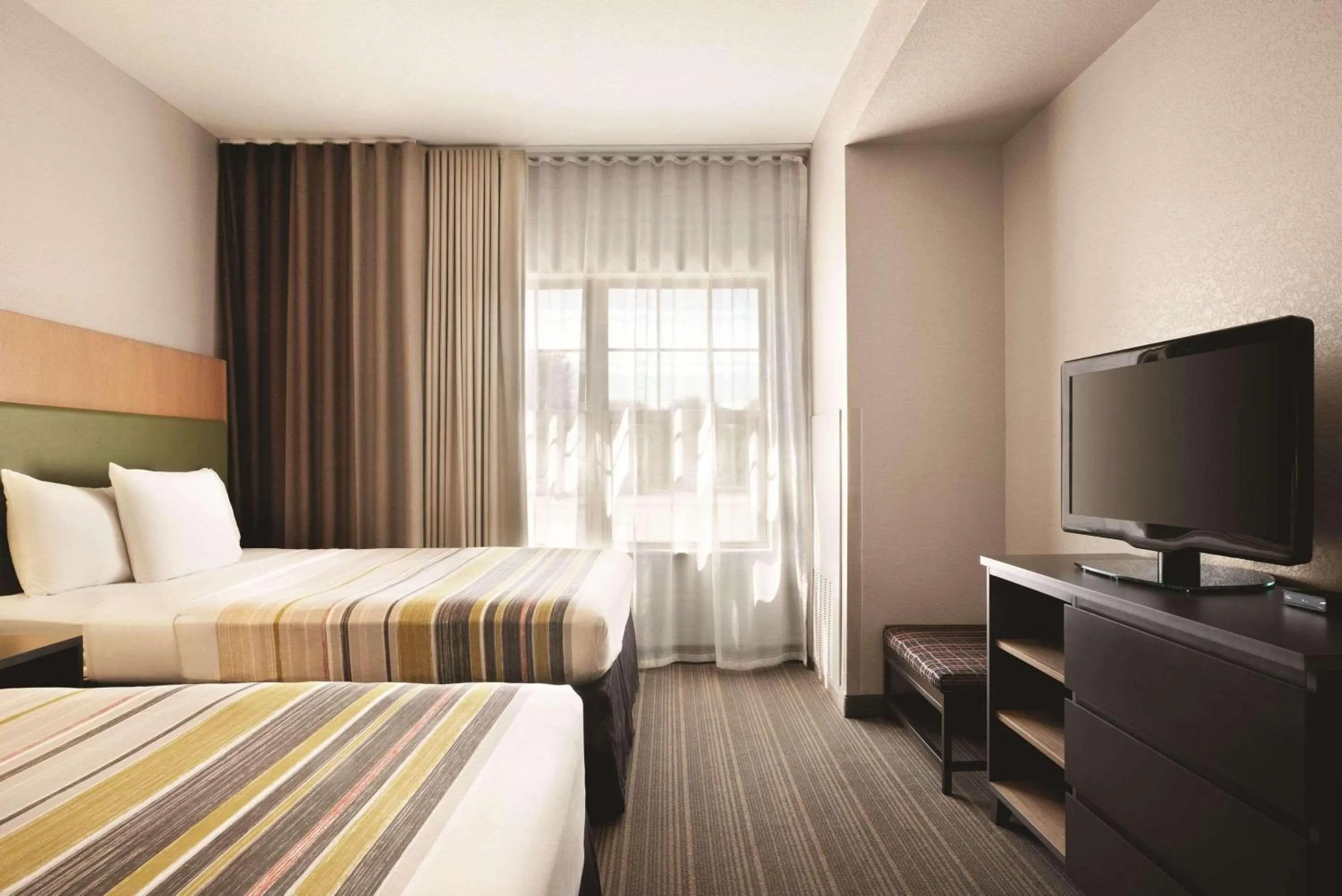 Bedroom, Bed in Country Inn & Suites by Radisson, Madison Southwest, WI