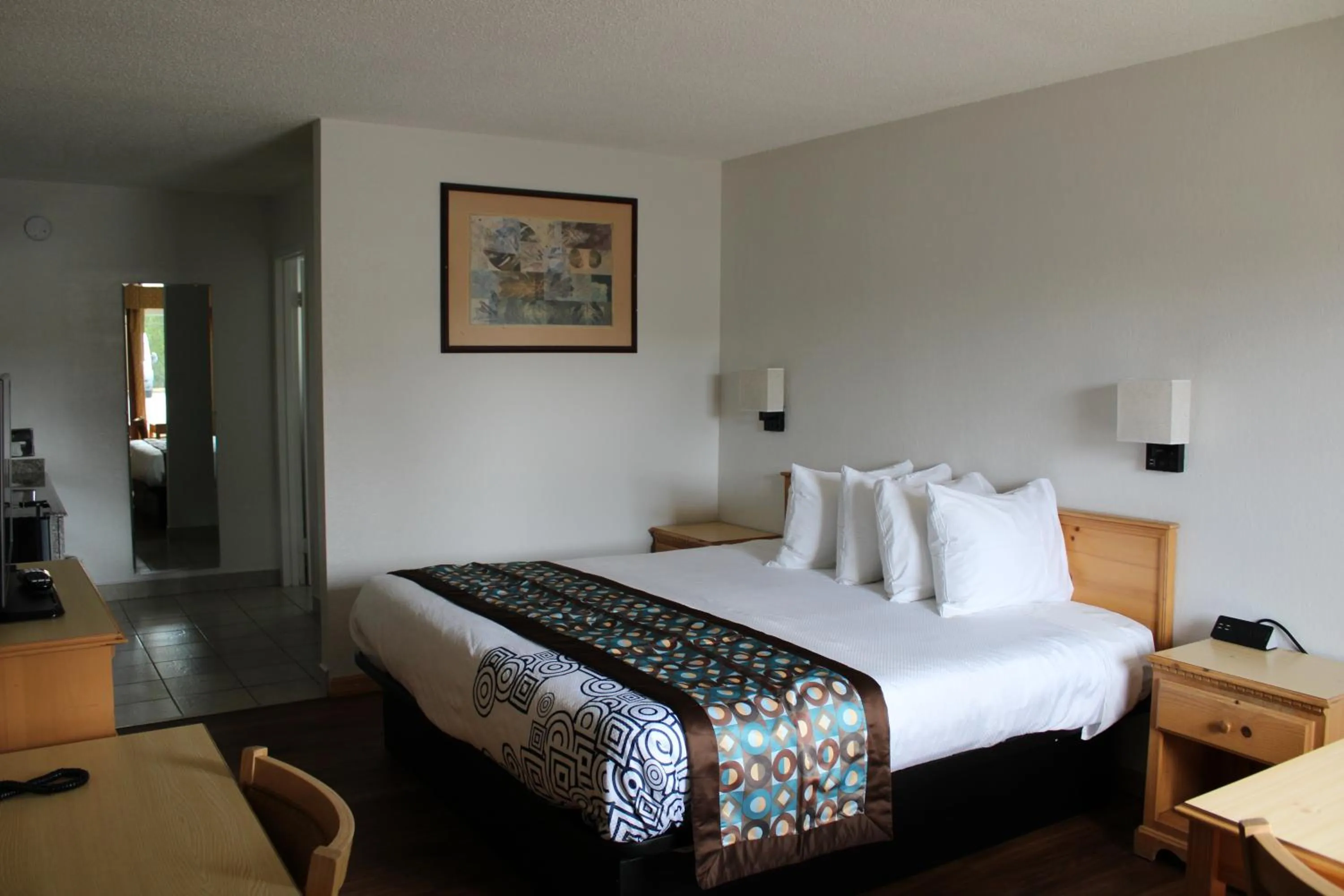 Bed in Pine Tree inn