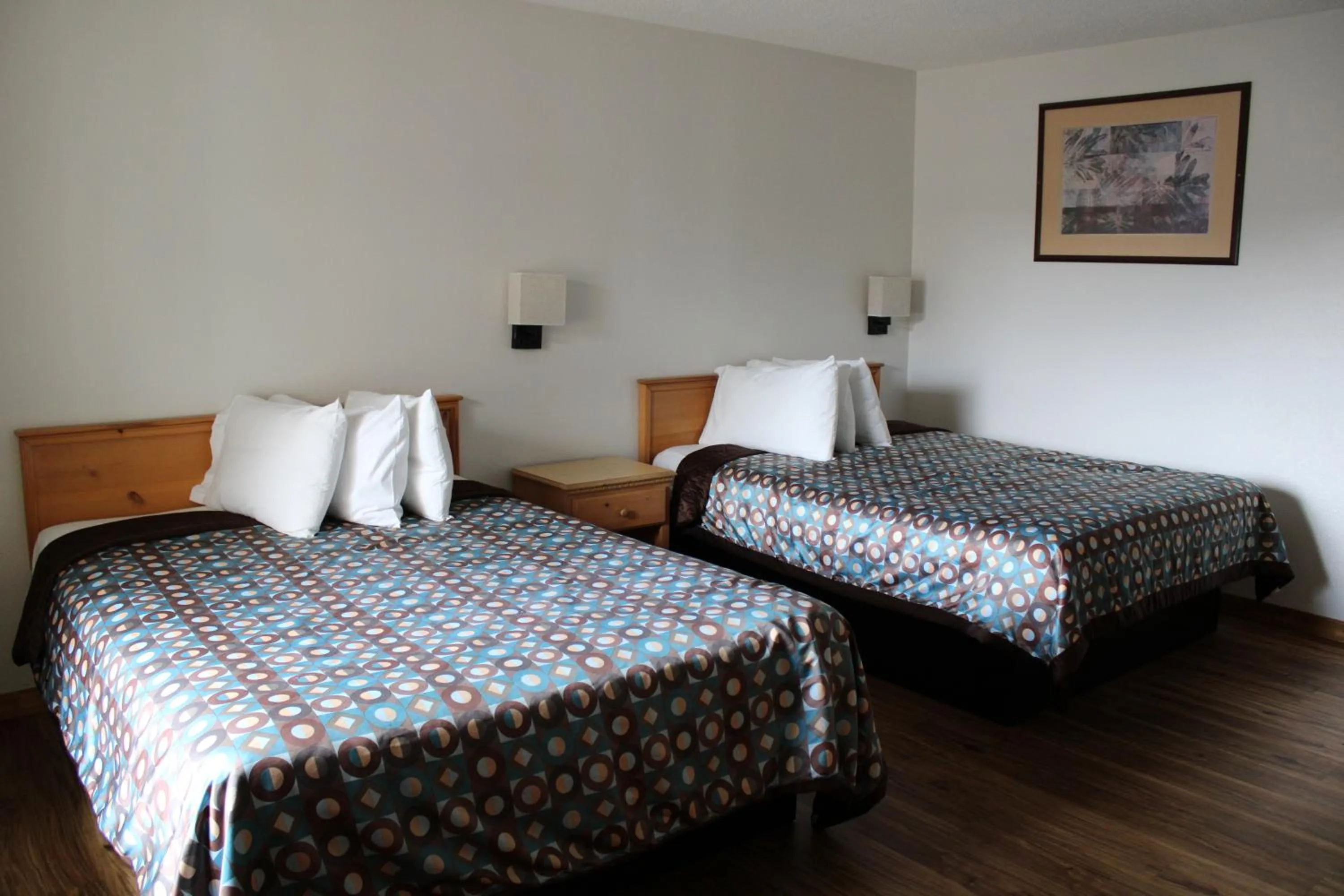 Bed in Pine Tree inn