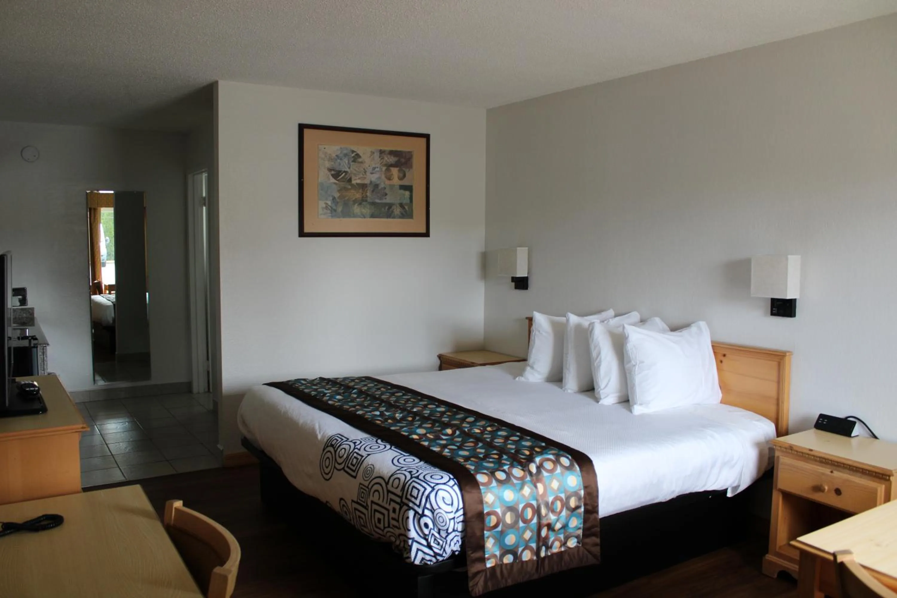 Bed in Pine Tree inn