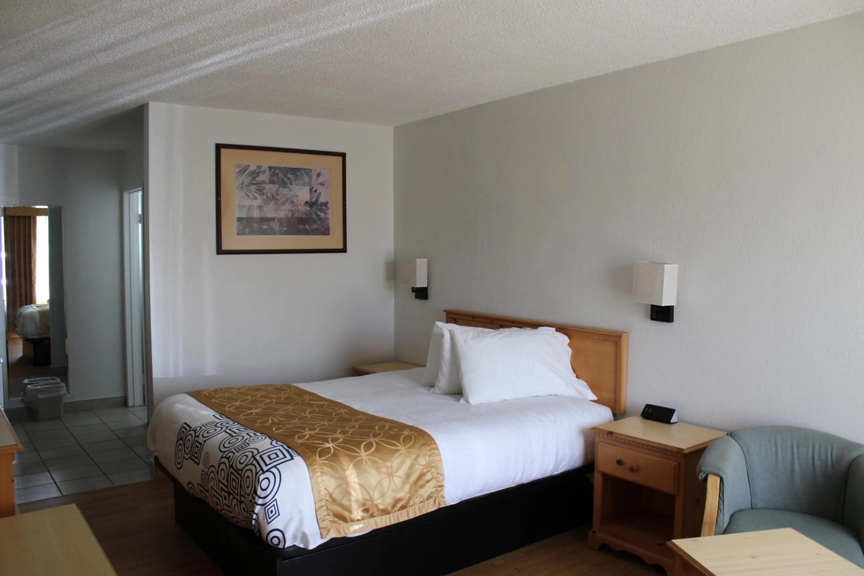 Bed in Pine Tree inn