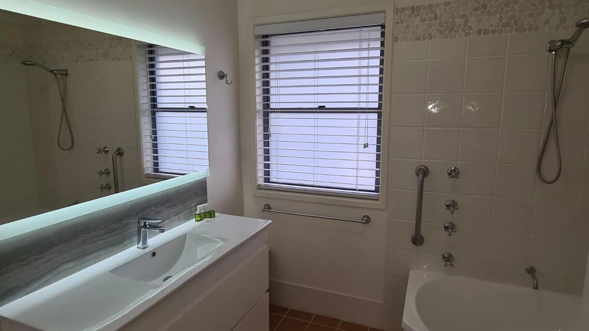 Shower in Stay At Raffertys Resort