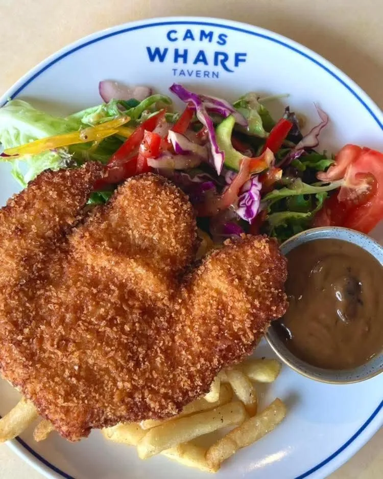 Restaurant/places to eat in Stay At Raffertys Resort