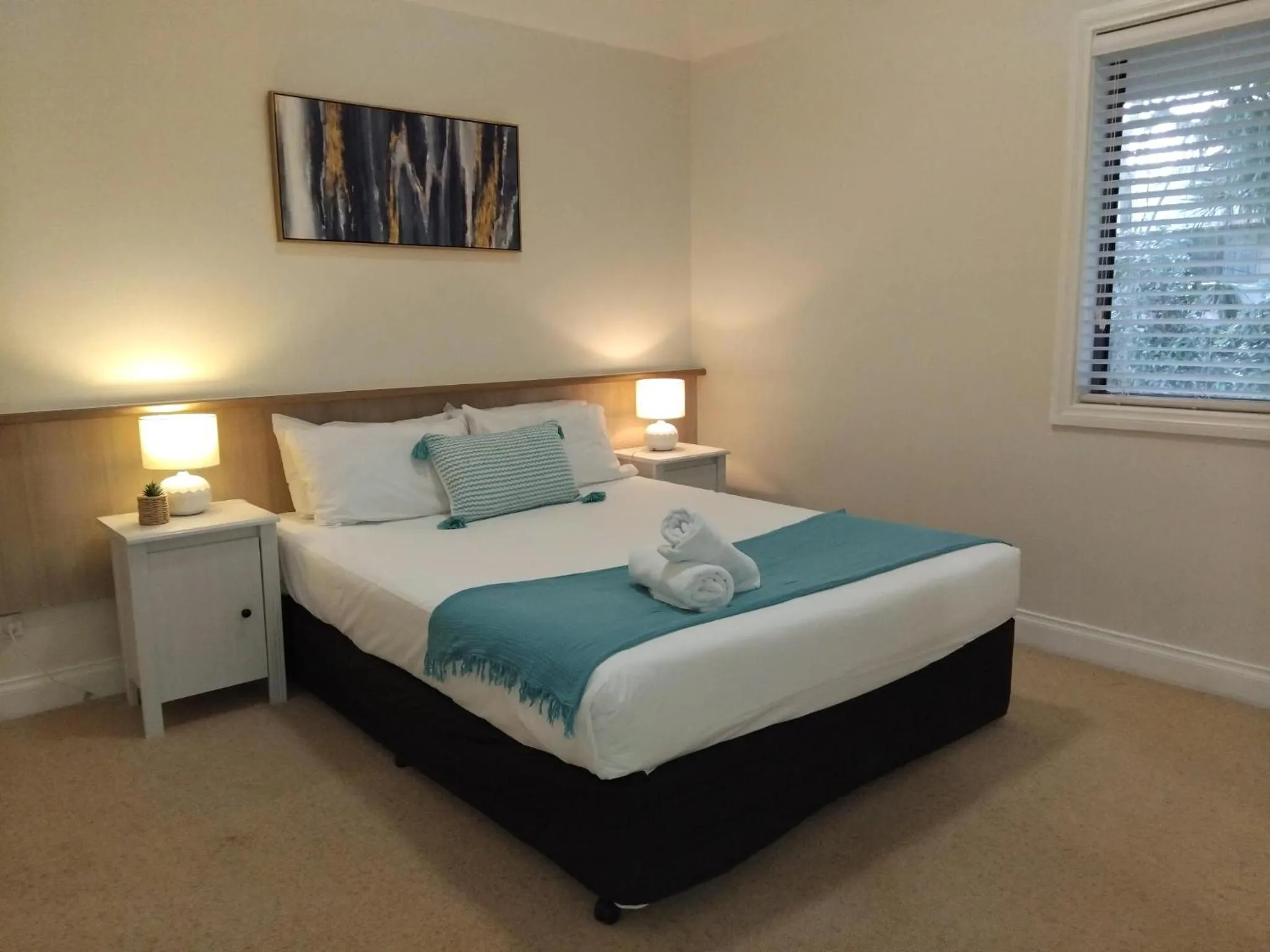 Bed in Stay At Raffertys Resort