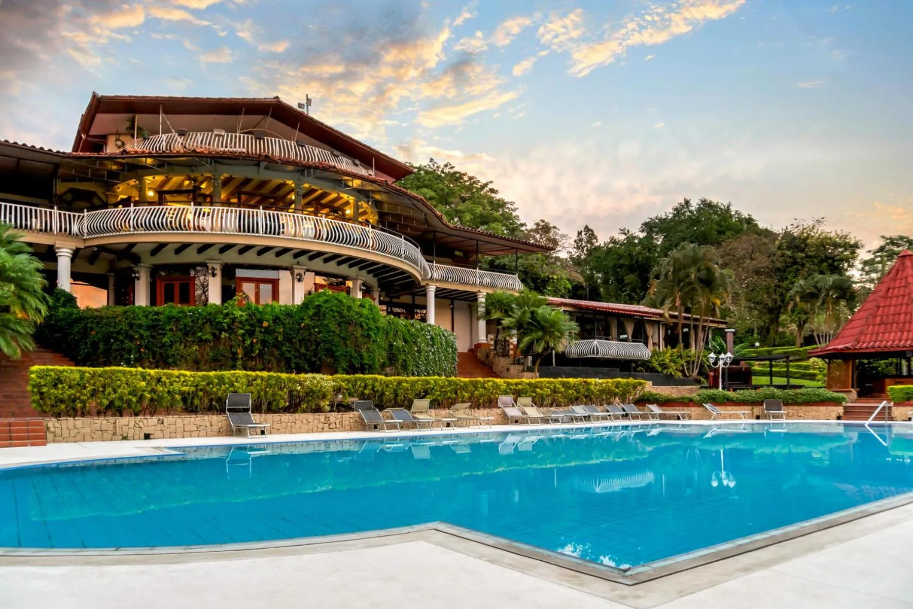 Swimming pool in Hotel Martino Spa and Resort