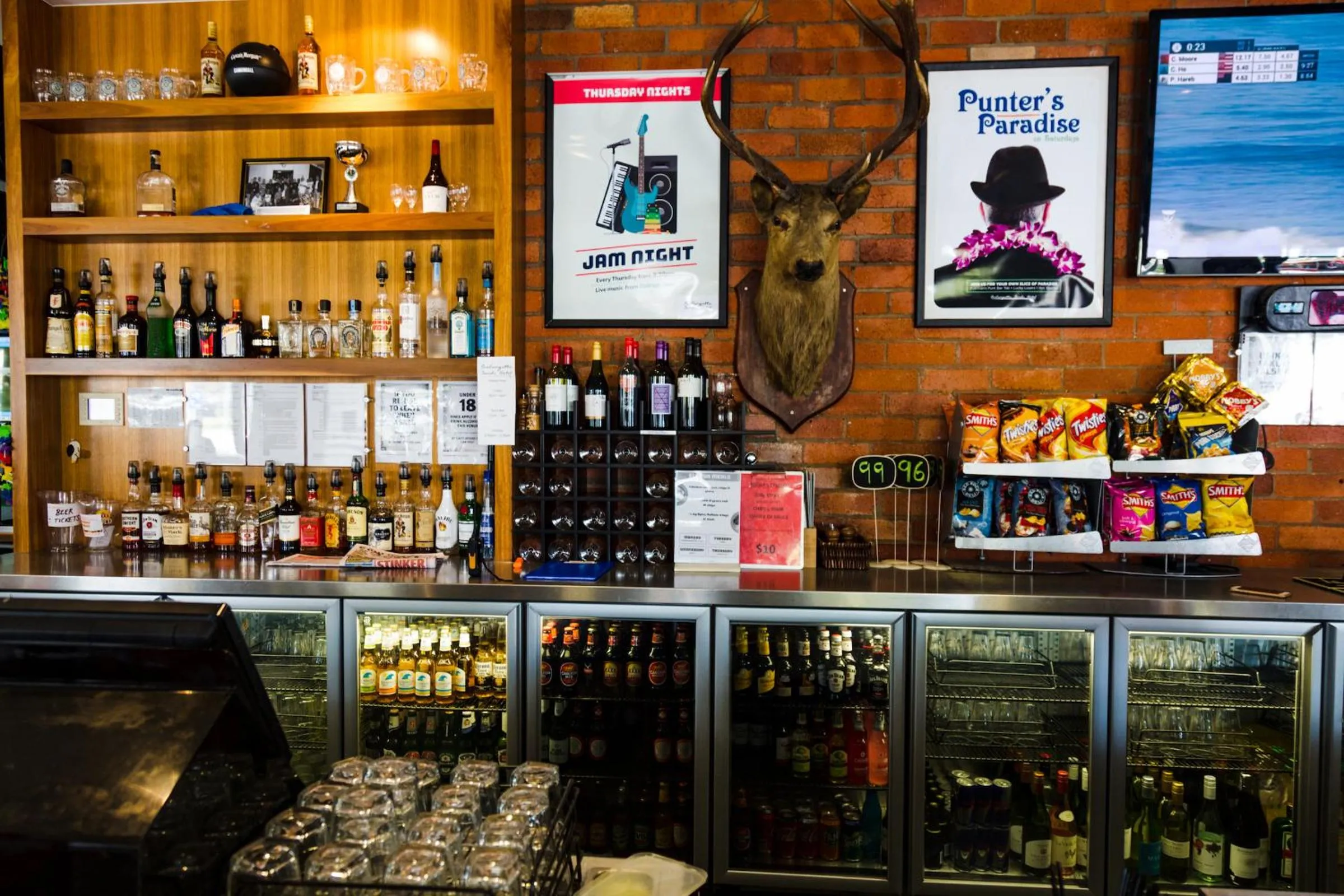 Lounge or bar in Coolangatta Sands Hotel