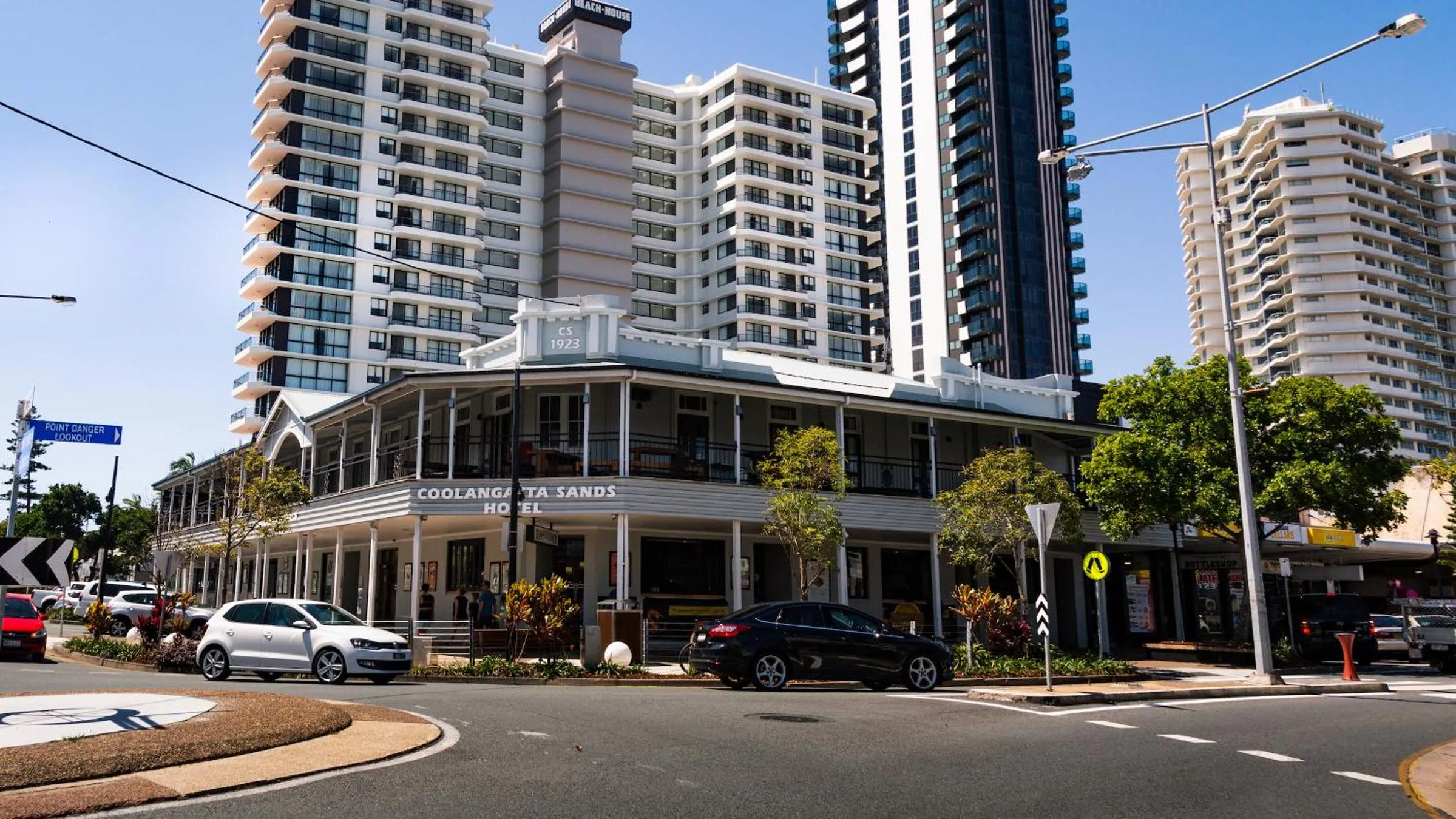 Property building in Coolangatta Sands Hotel