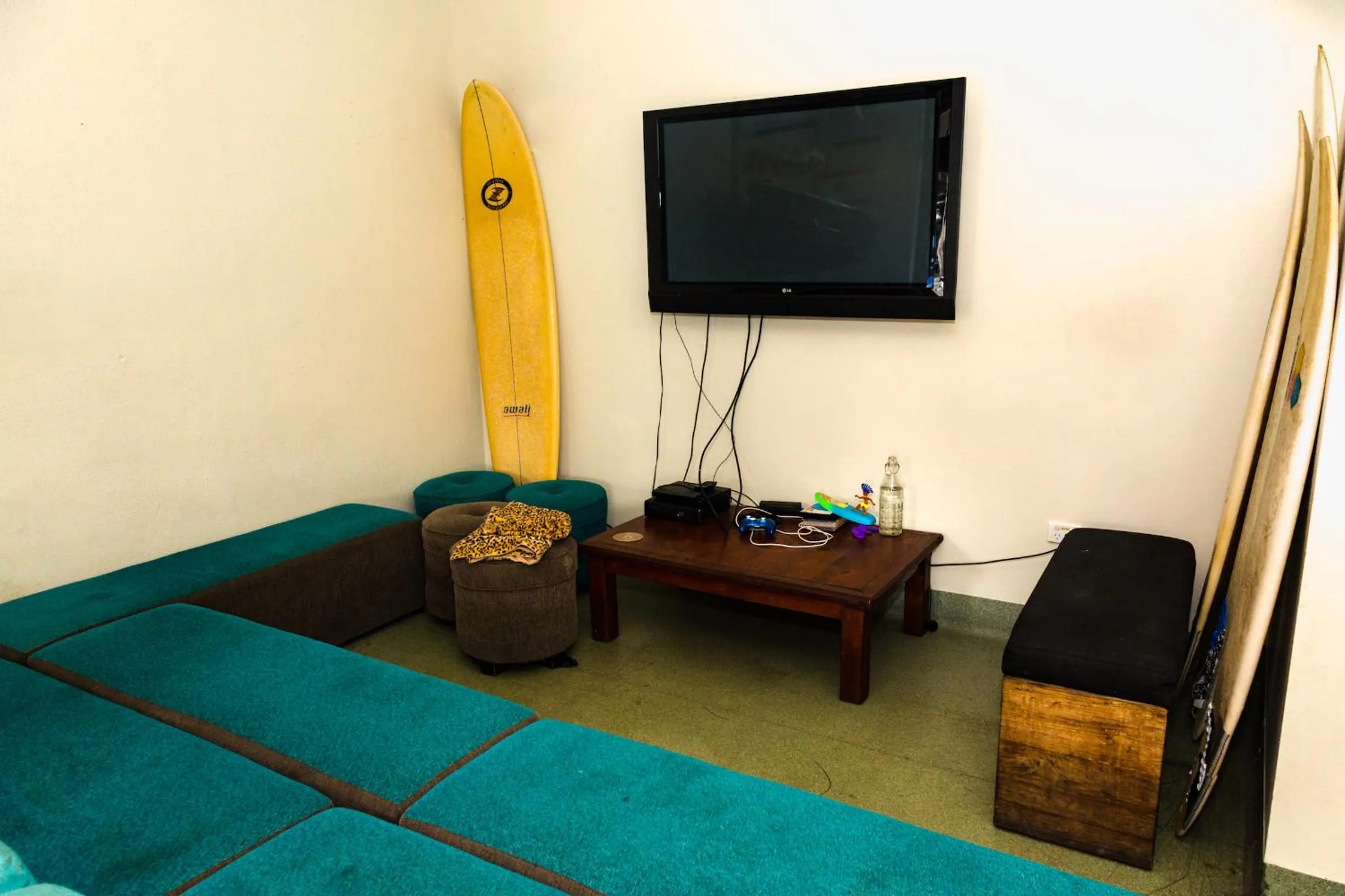 Communal lounge/ TV room in Coolangatta Sands Hotel