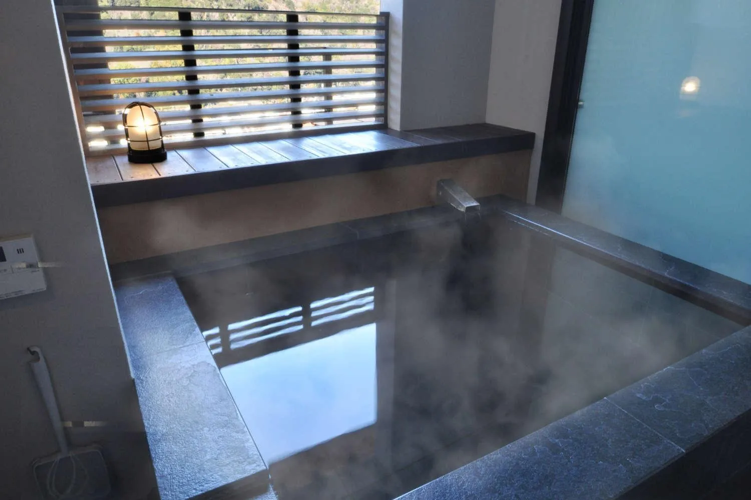 Mountain view in Aura Tachibana