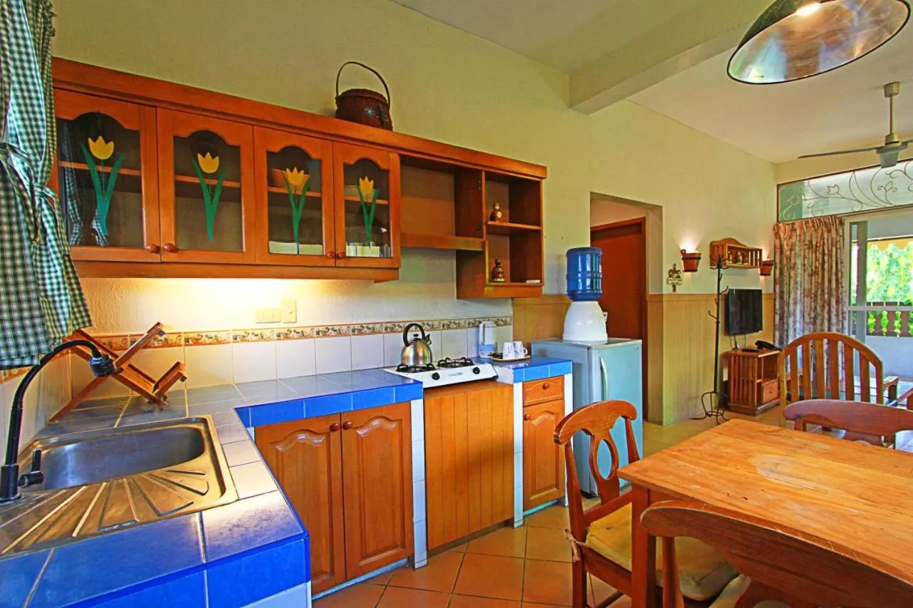 Kitchen or kitchenette in Florentina Homes