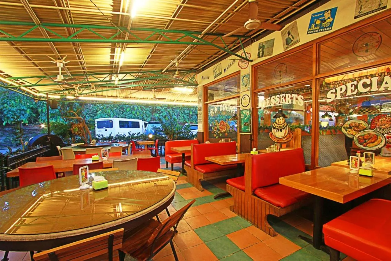 Restaurant/places to eat in Florentina Homes