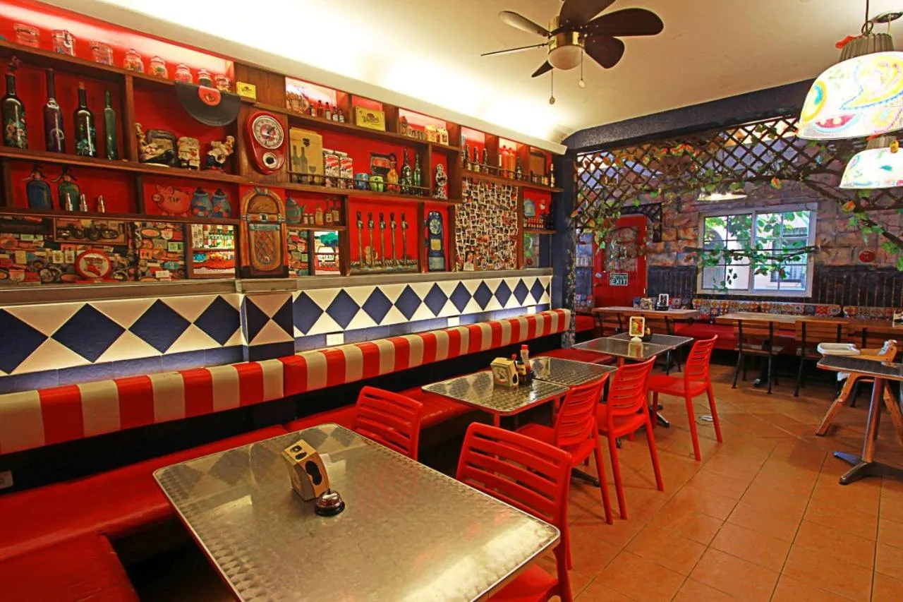 Restaurant/places to eat in Florentina Homes