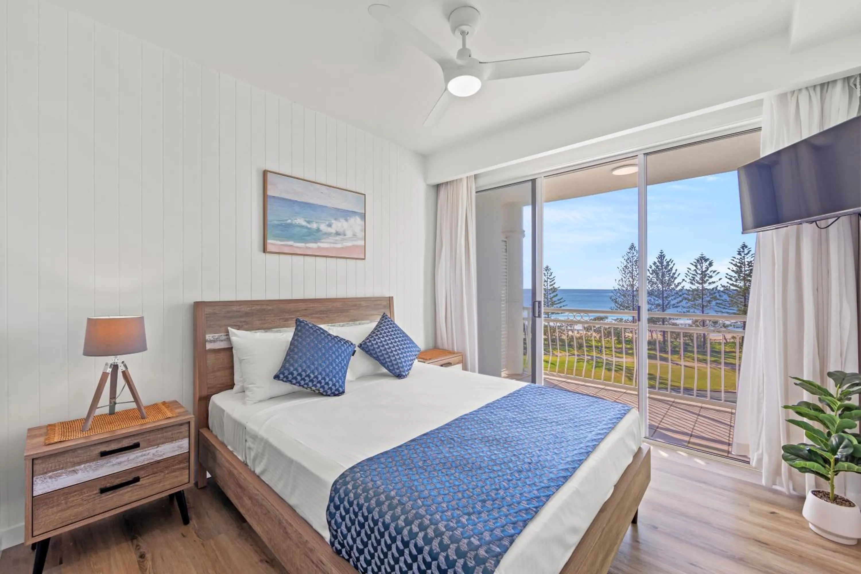 Bed in Aquarius Resort