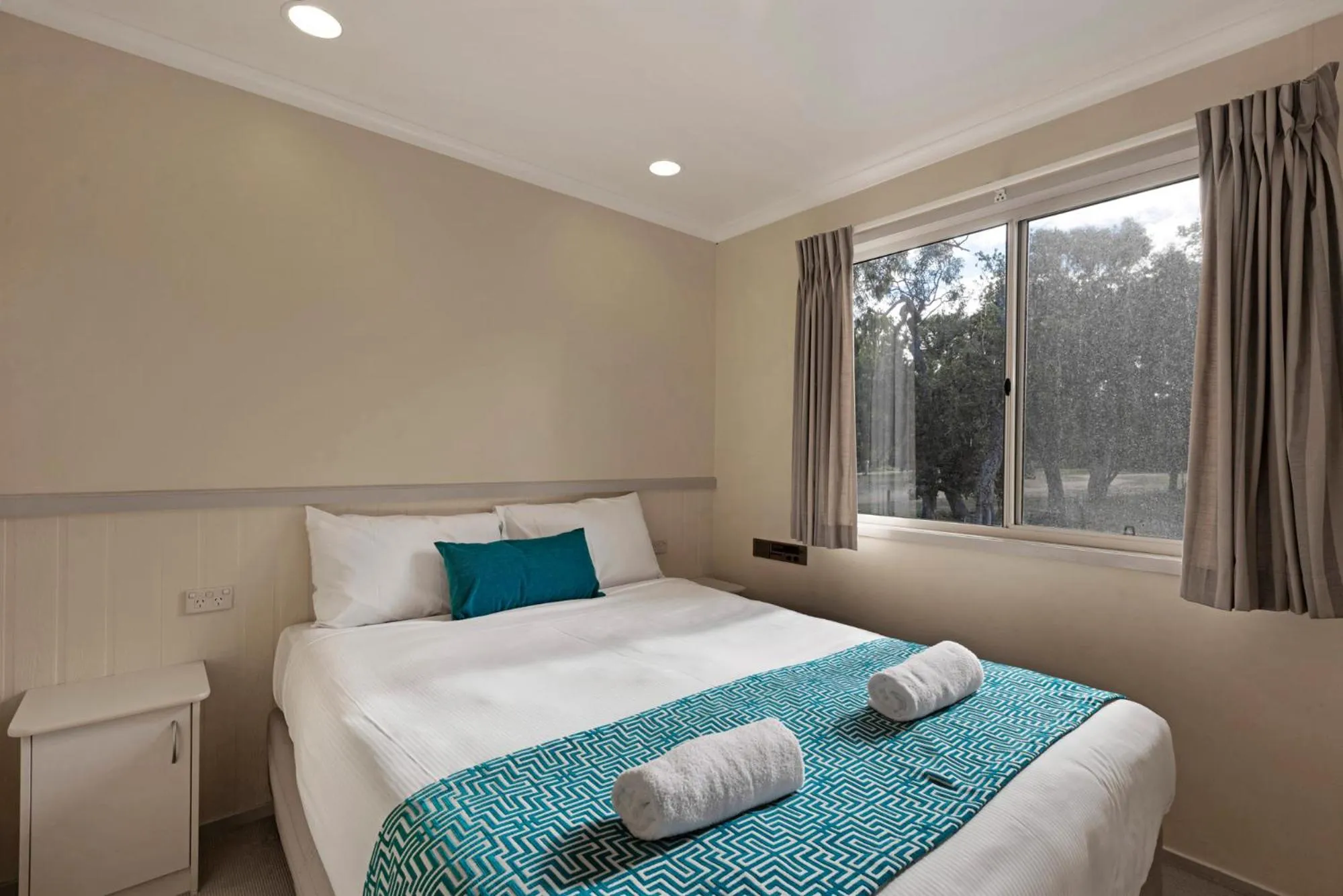Bedroom, Bed in Discovery Parks - Pambula Beach