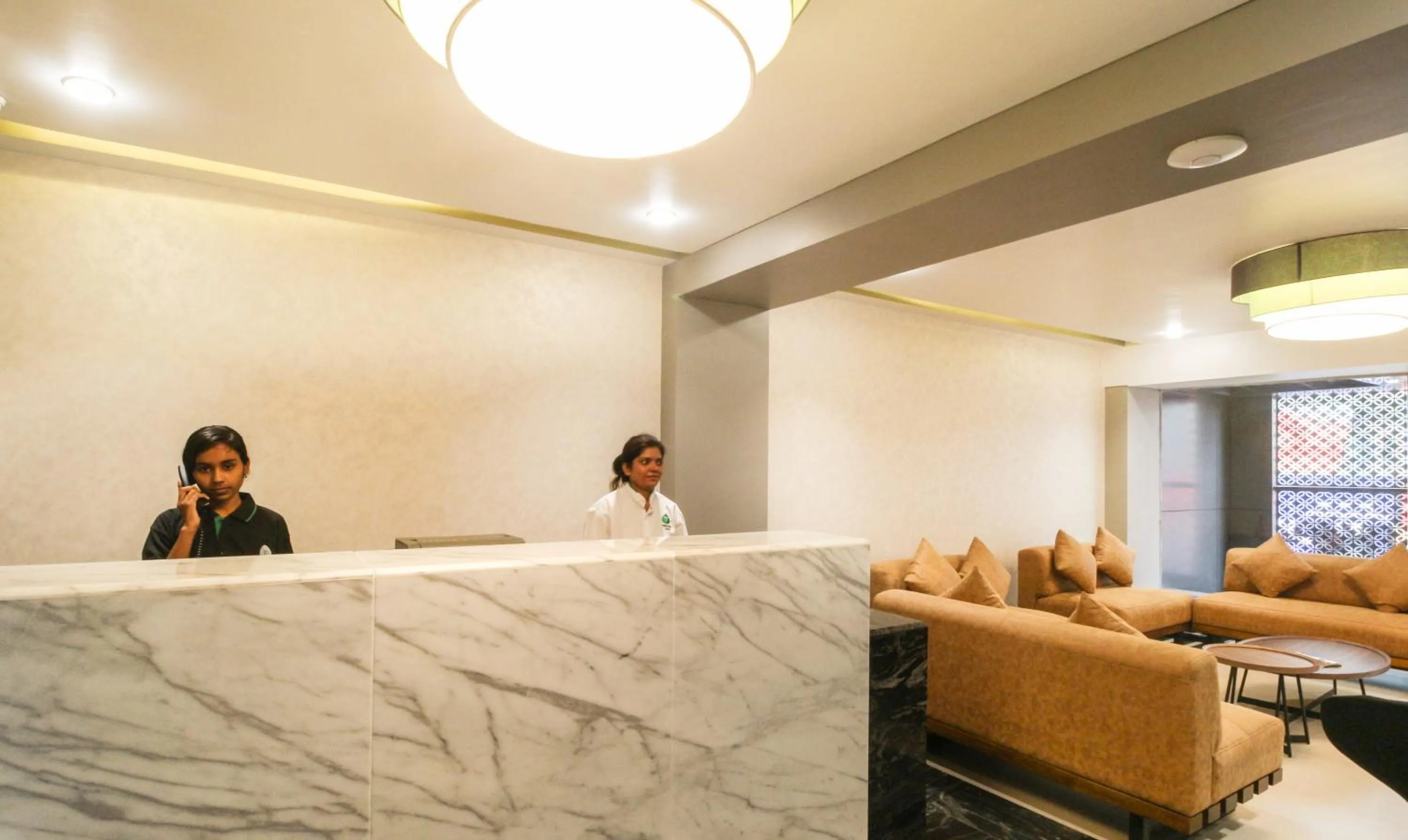 Lobby or reception in Treebo Elite Residency - 2 kms from Railway station