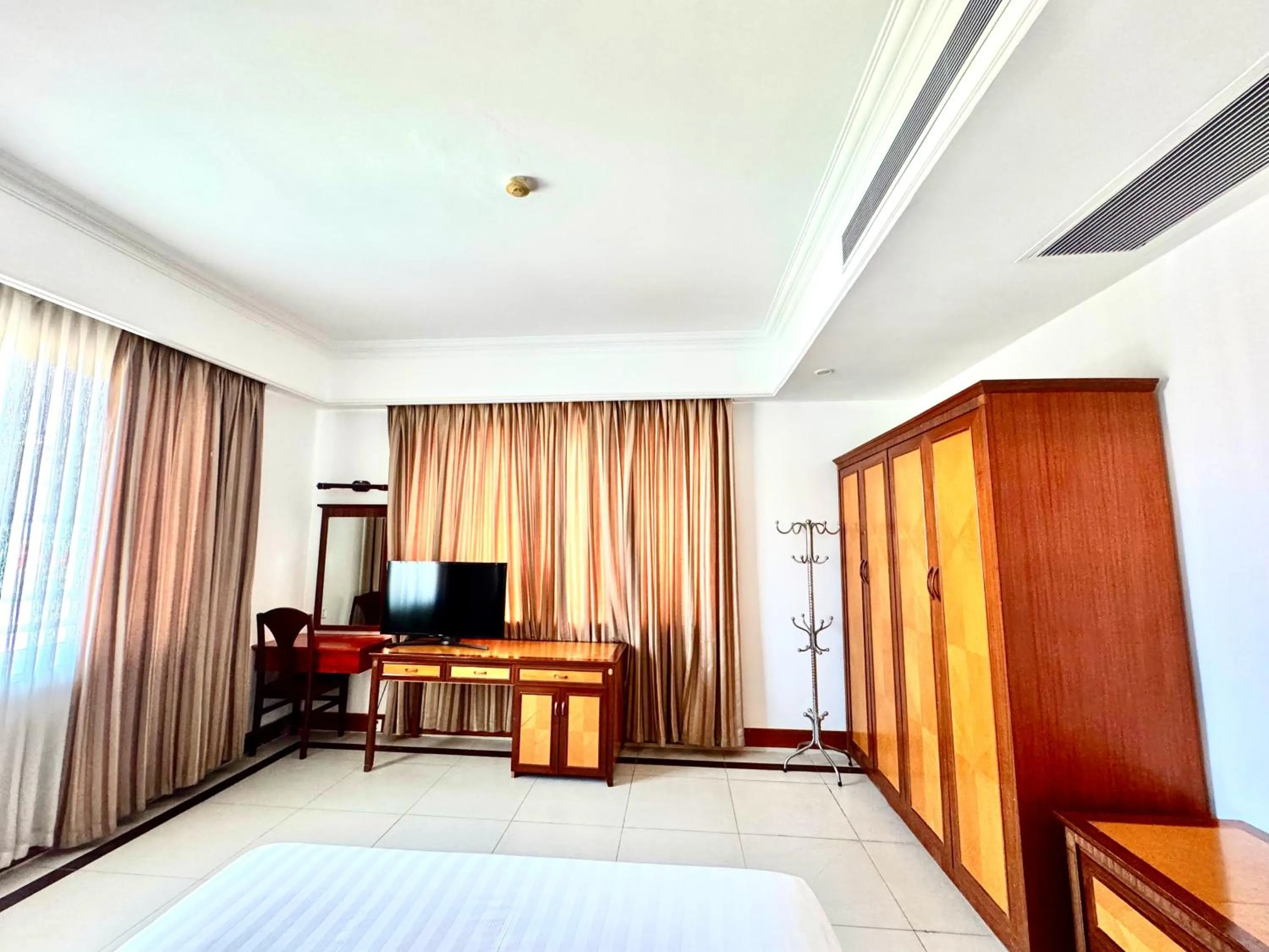 View (from property/room), Bed in Hotel Sor