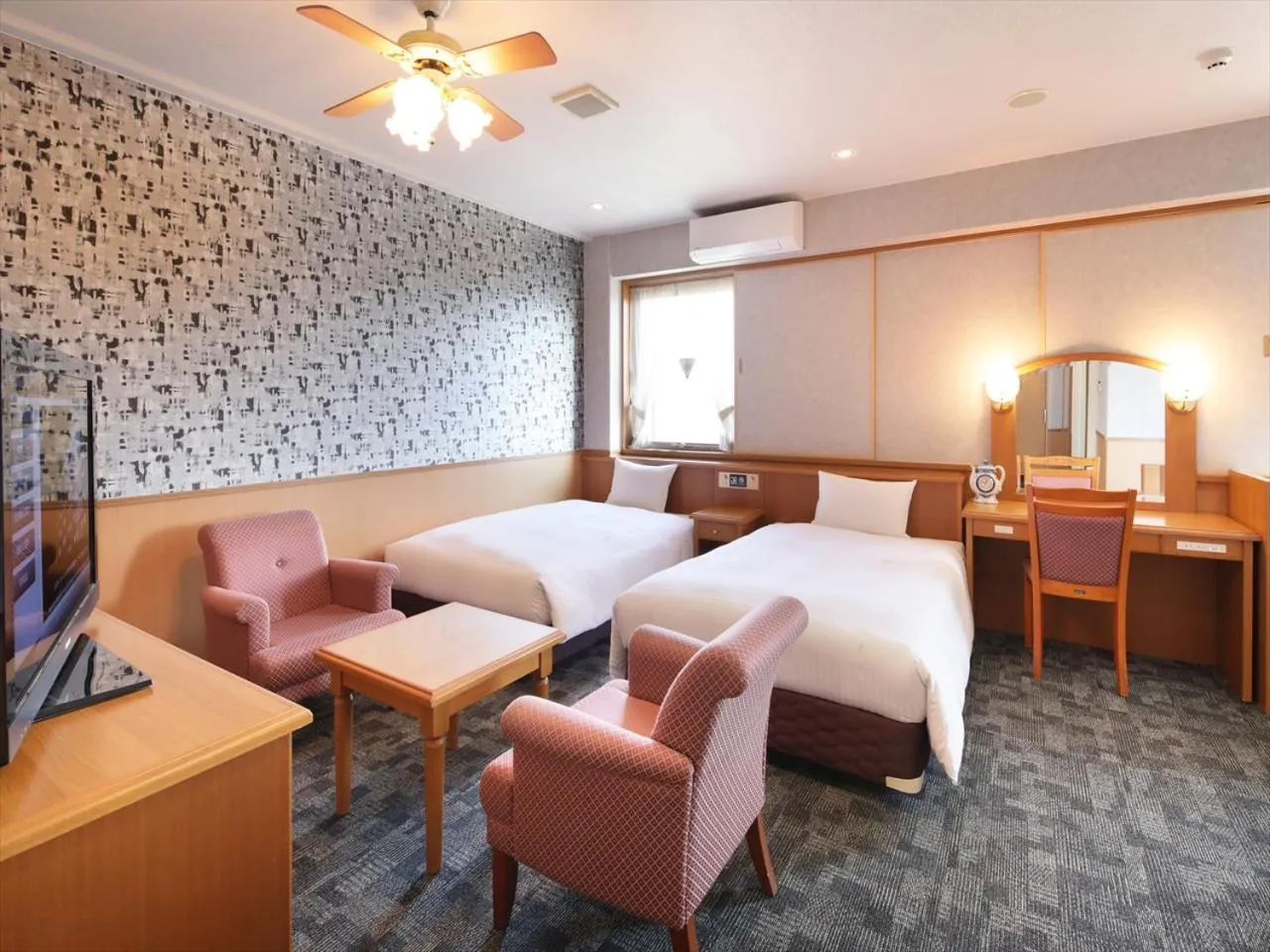 Photo of the whole room, Bed in Green Rich Hotel Aso Kumamoto Airport (Artificial hot spring Futamata Yunohana)