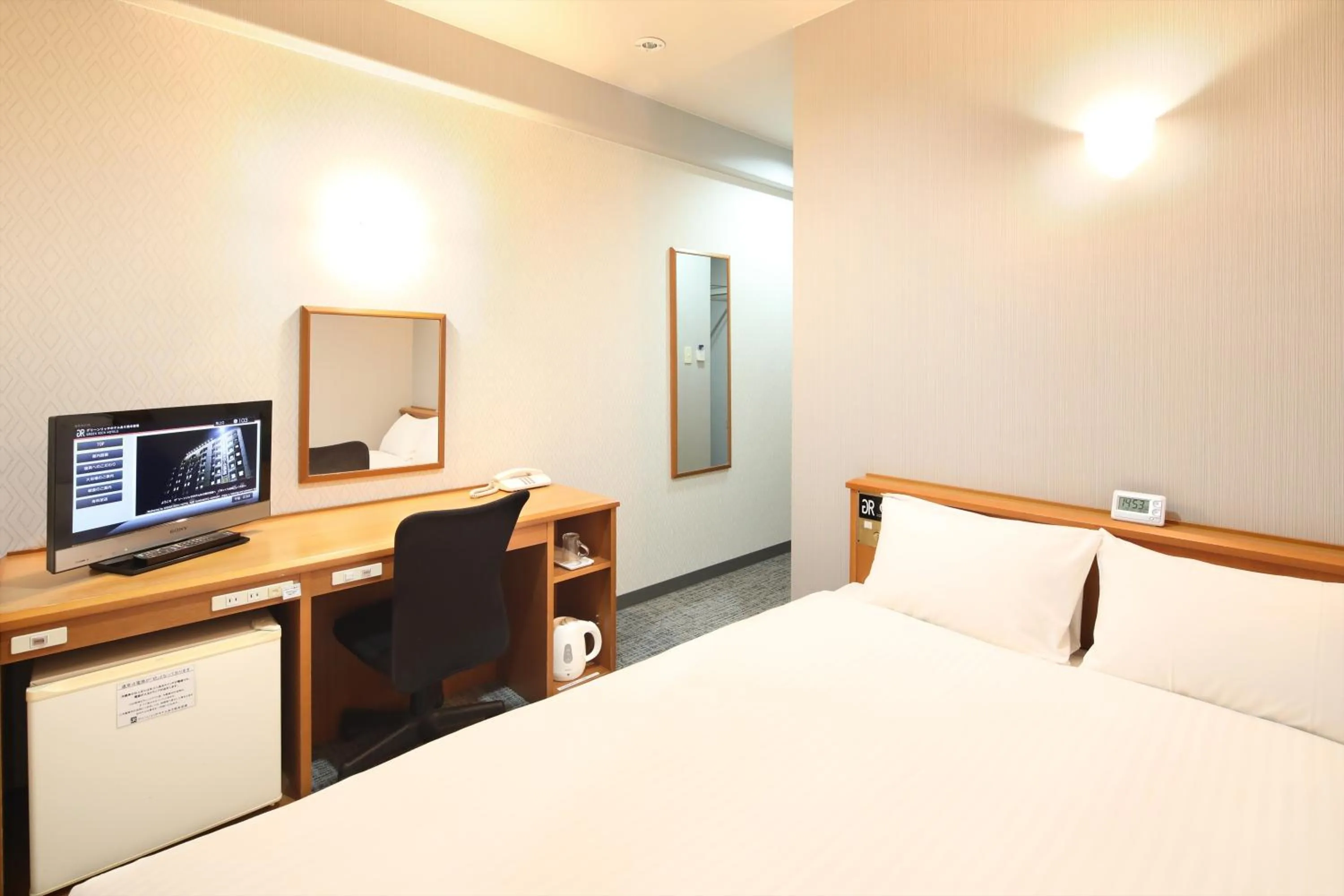 Photo of the whole room, Bed in Green Rich Hotel Aso Kumamoto Airport (Artificial hot spring Futamata Yunohana)