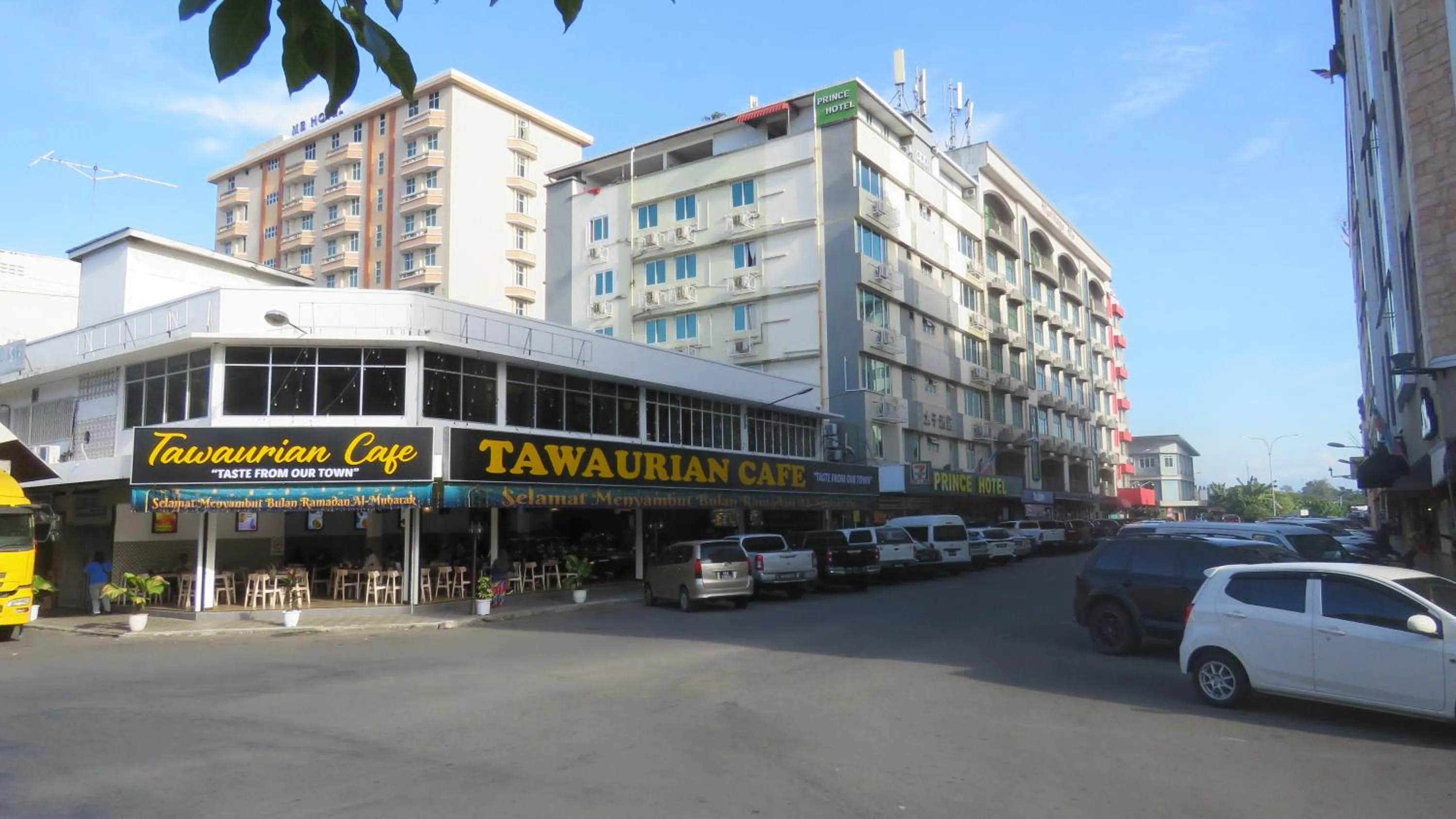 Restaurant/places to eat in Heritage Hotel