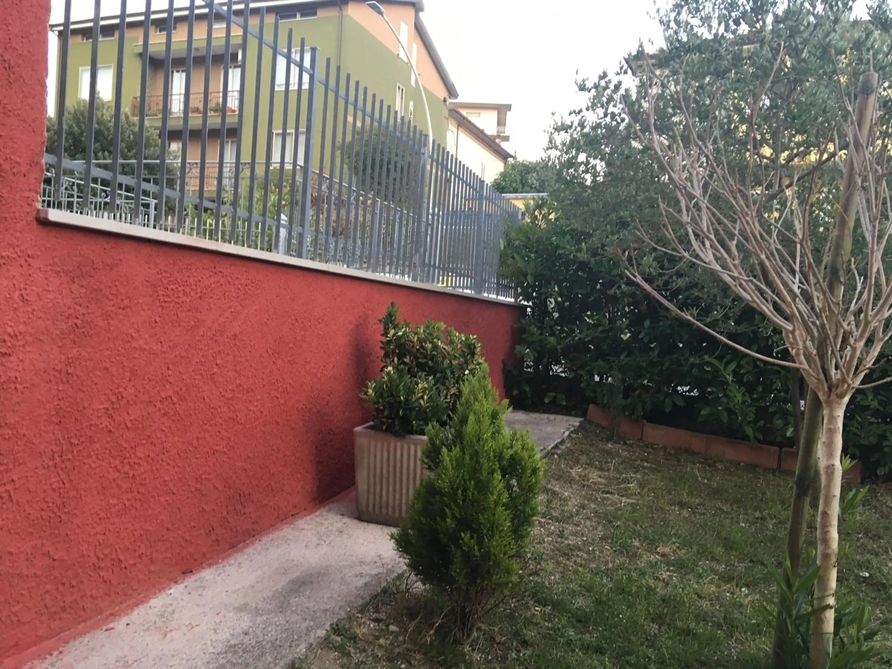 Garden in Bed & Breakfast La Rosa Rossa