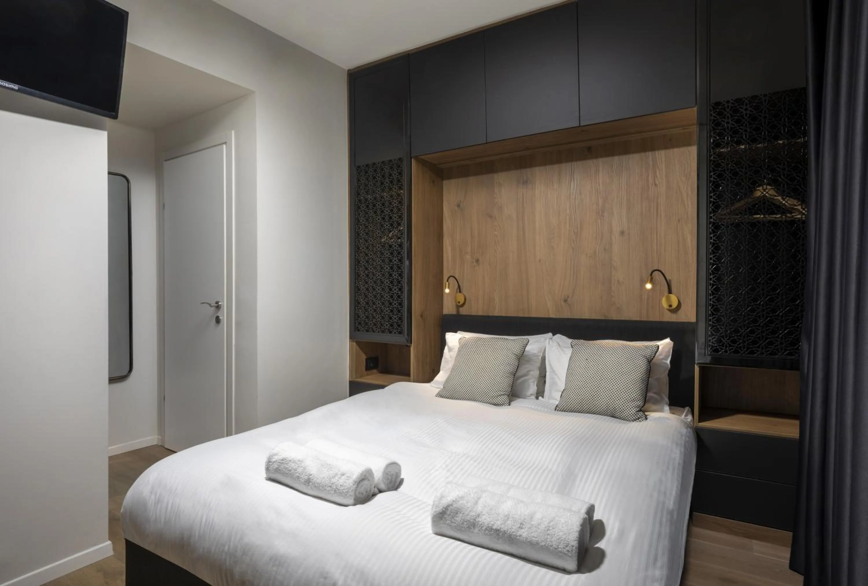 Bed in Penthouse 3BR near Rothschild bd by HolyGuest