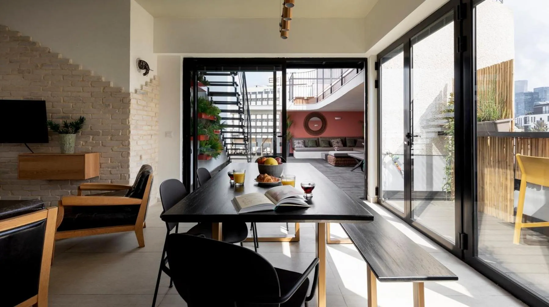 Balcony/Terrace in Penthouse 3BR near Rothschild bd by HolyGuest