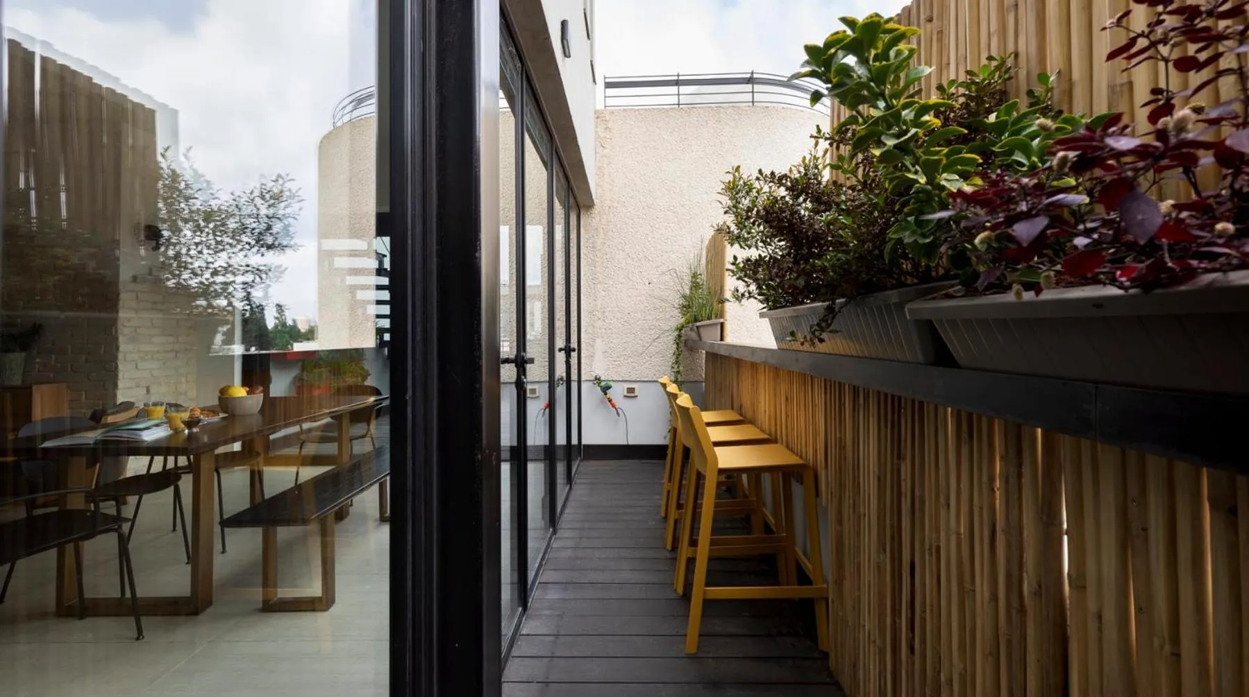 Balcony/Terrace in Penthouse 3BR near Rothschild bd by HolyGuest