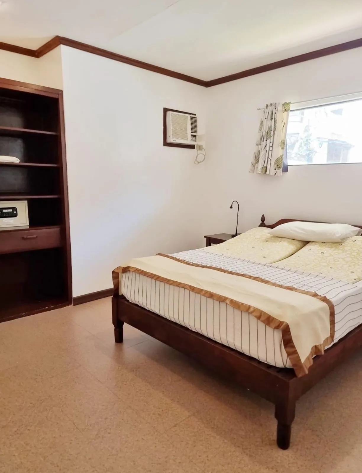 Bedroom, Bed in Nirvana Beach Resort