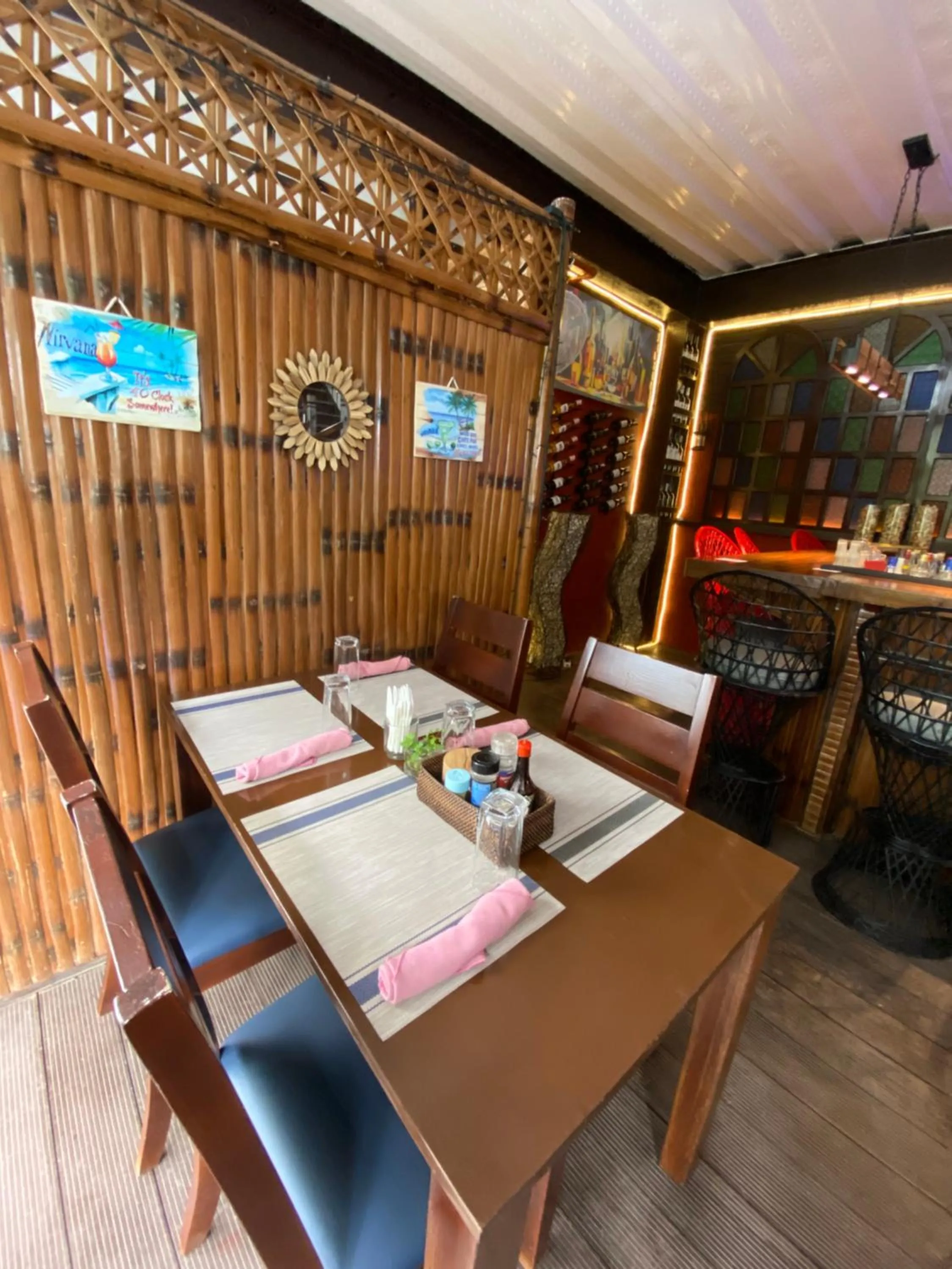 Restaurant/places to eat in Nirvana Beach Resort