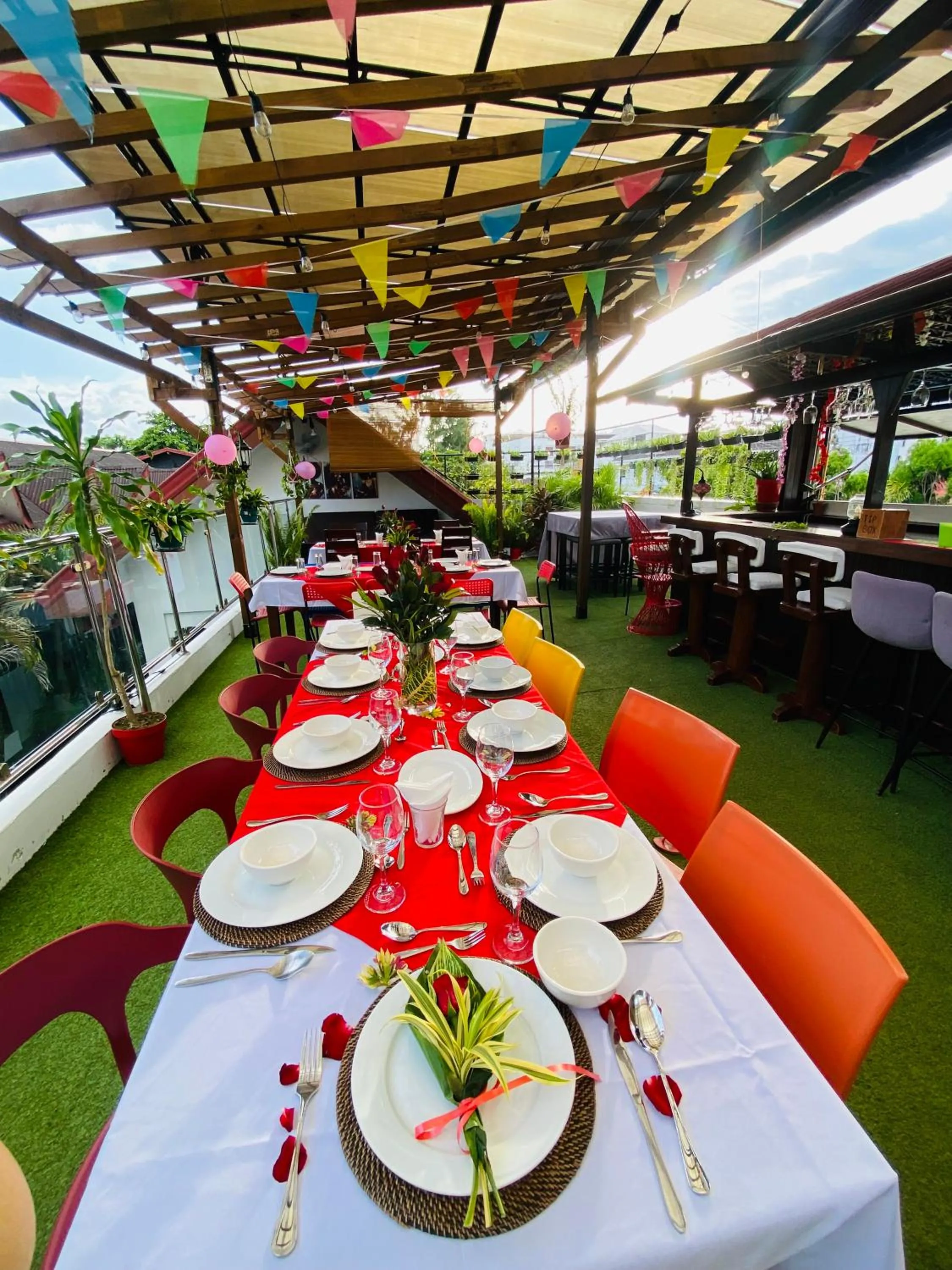 Restaurant/places to eat in Nirvana Beach Resort