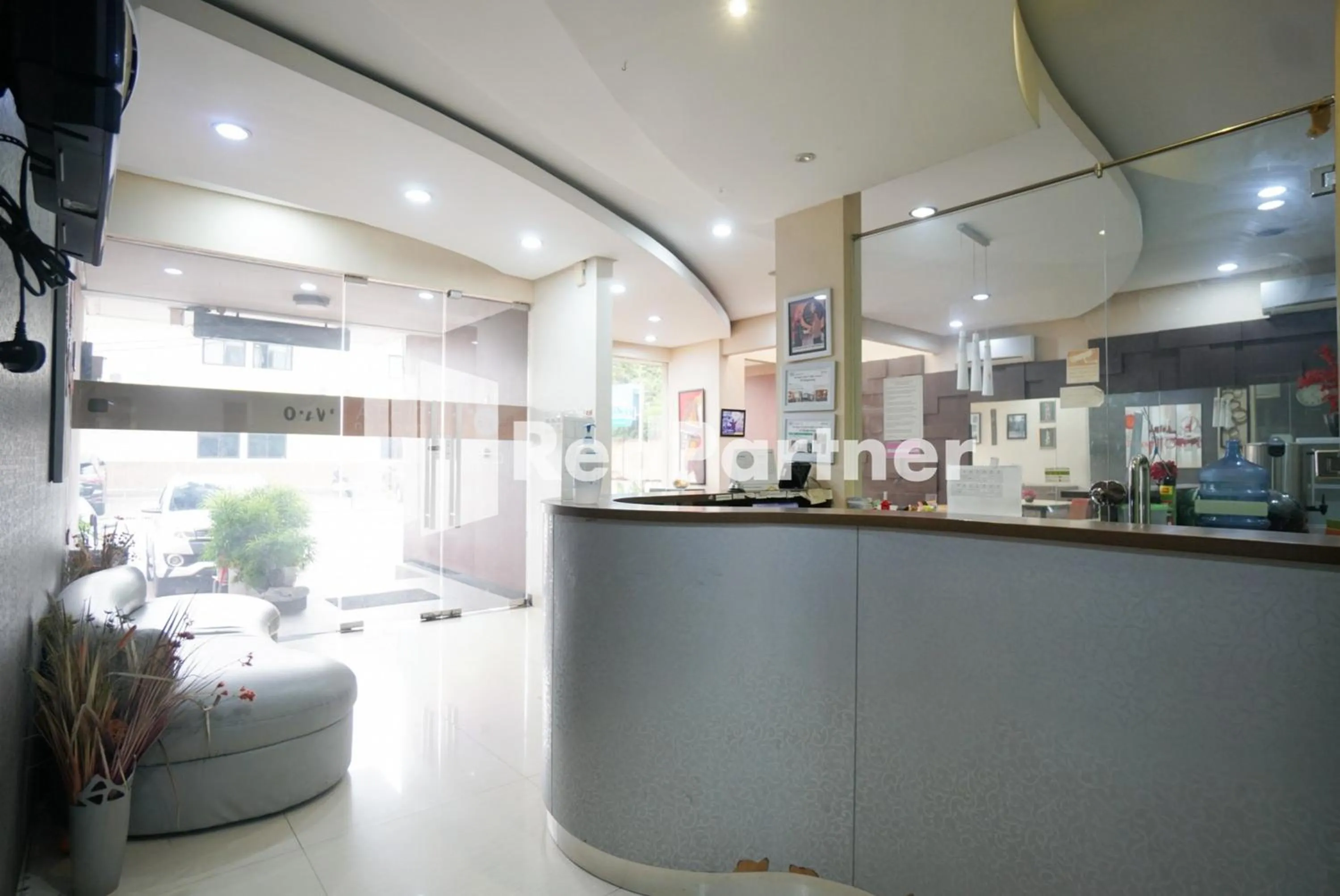 Lobby or reception in Tirta Mansion Lippo Karawaci Mitra RedDoorz