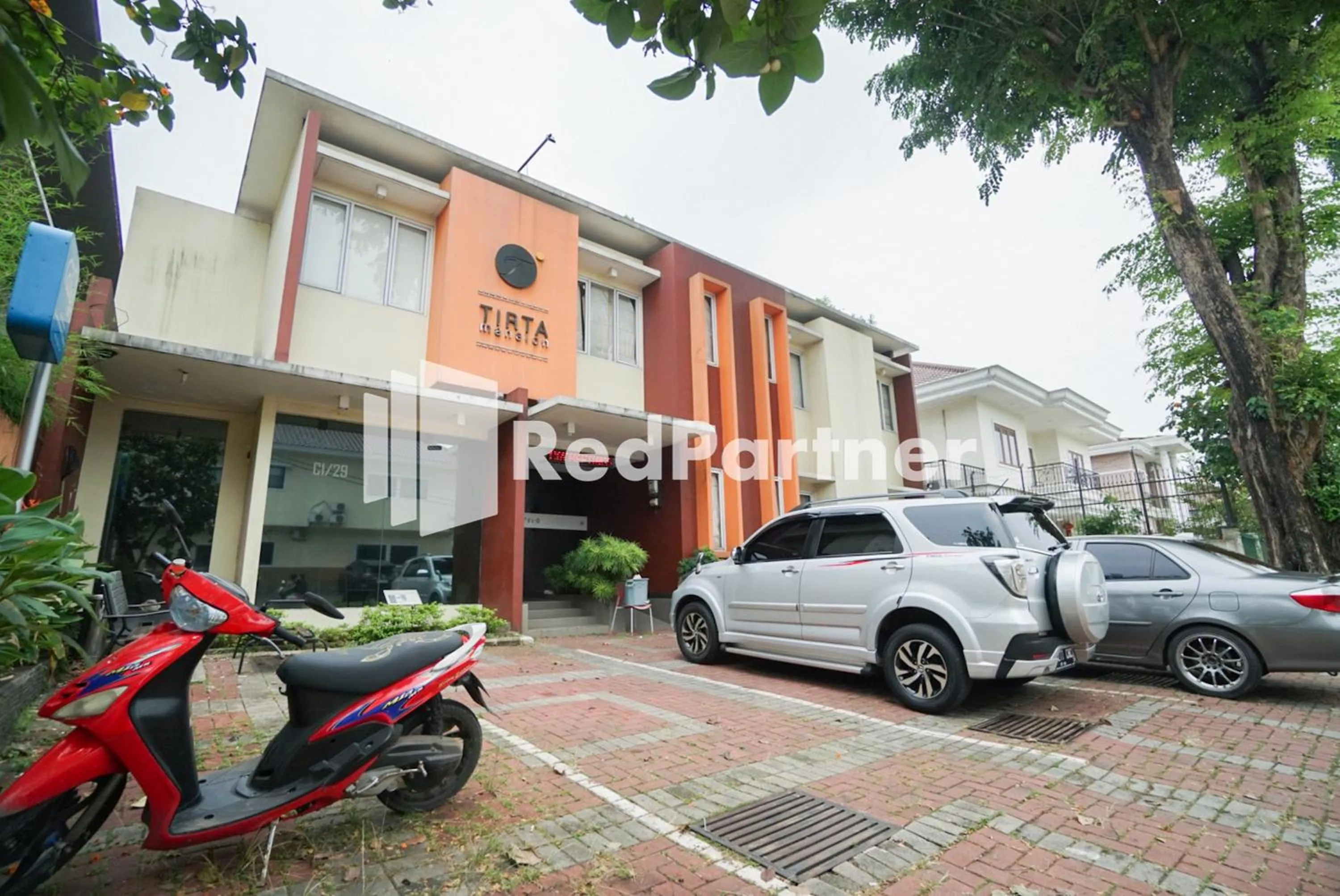 Property building in Tirta Mansion Lippo Karawaci Mitra RedDoorz
