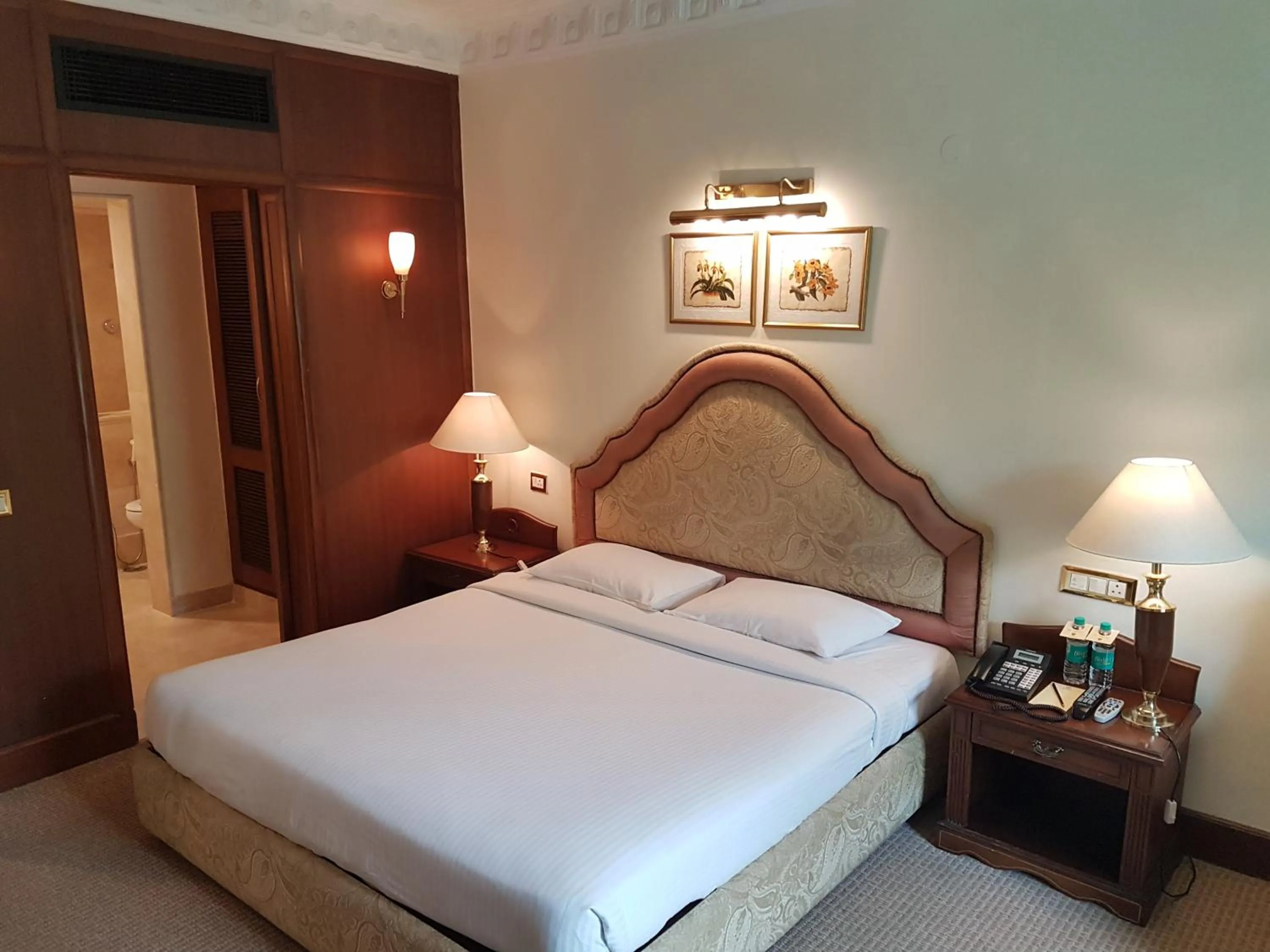 Bed in The Palms Town & Country Club - Resort