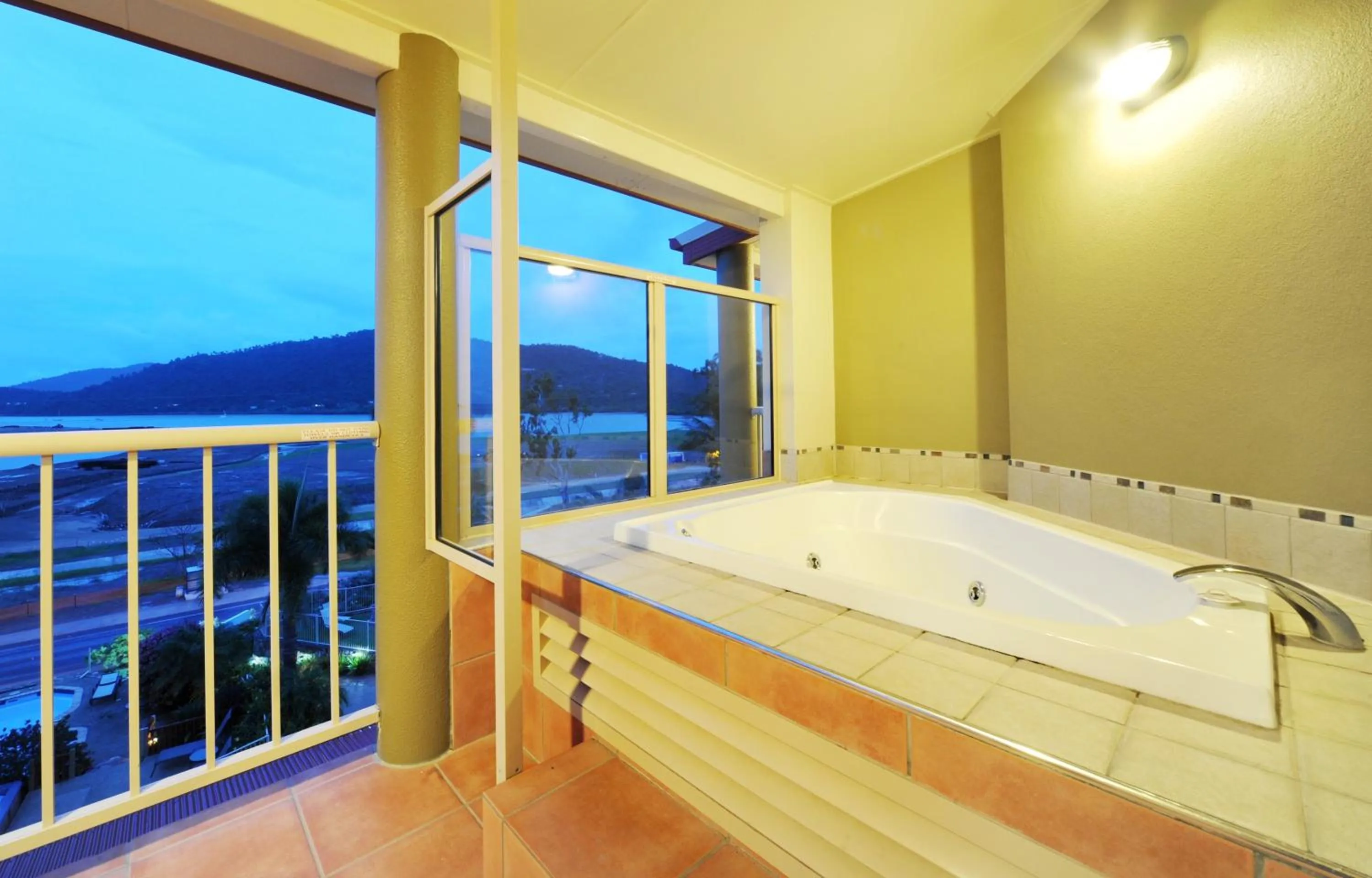 Bathroom in at Boathaven Bay Holiday Apartments
