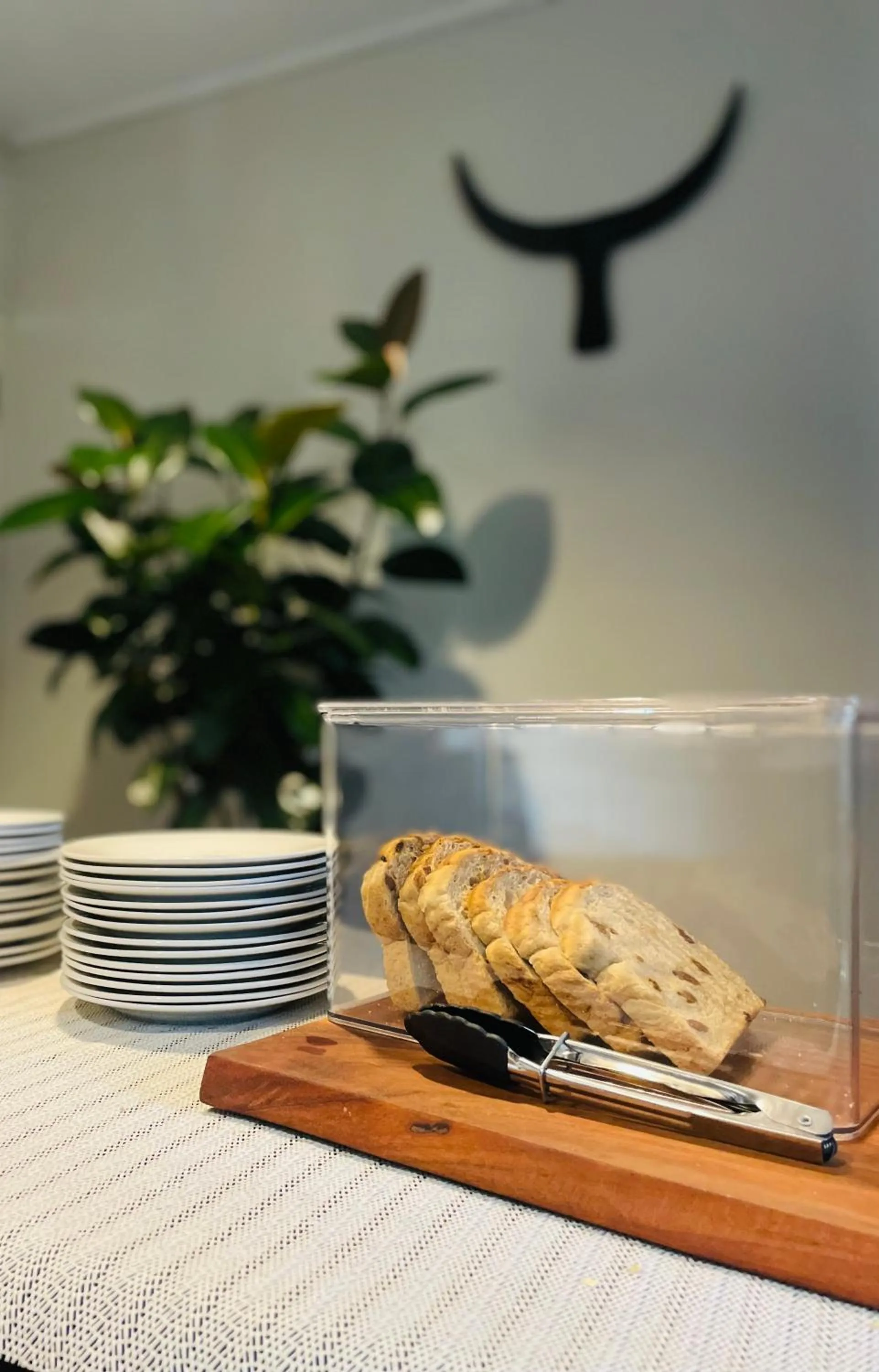 Breakfast in The Black Bull Motel