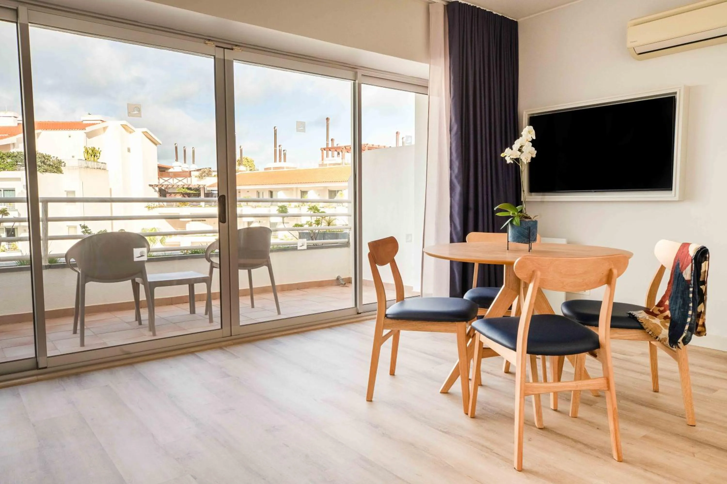 Living room in Aqualuz Lagos by The Editory