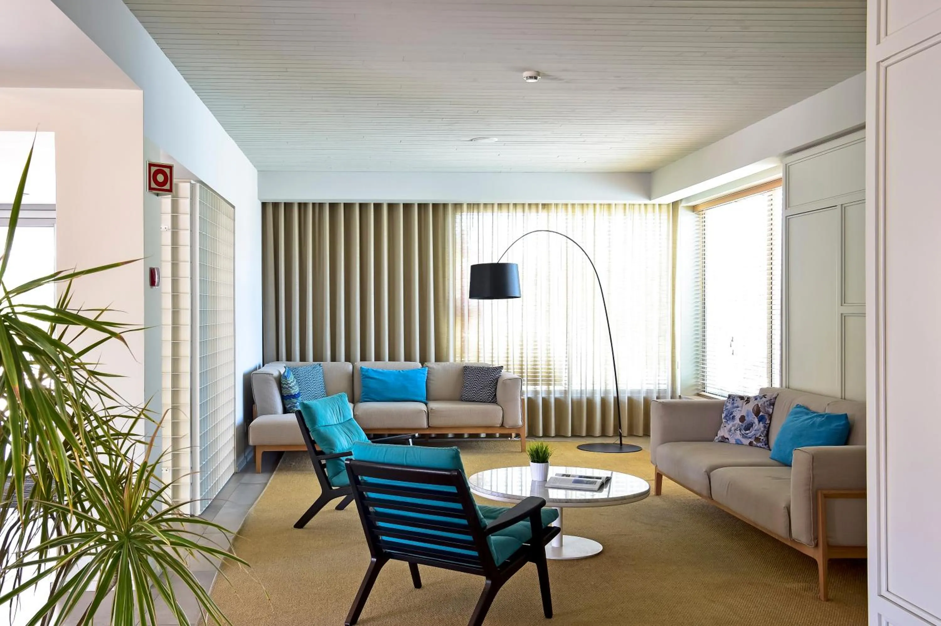 Patio in Aqualuz Lagos by The Editory