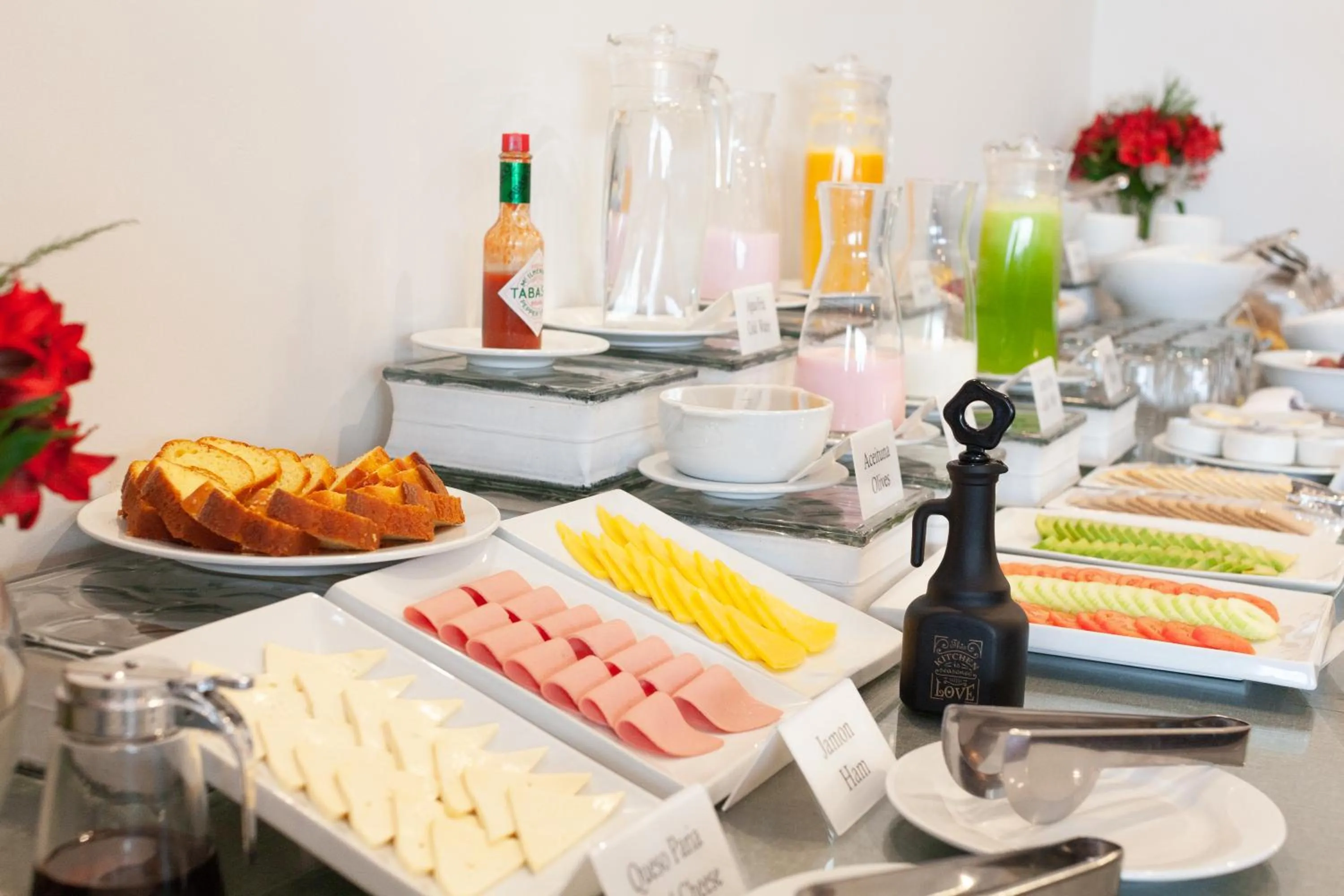 Breakfast in Muru Homely Hotel Cusco