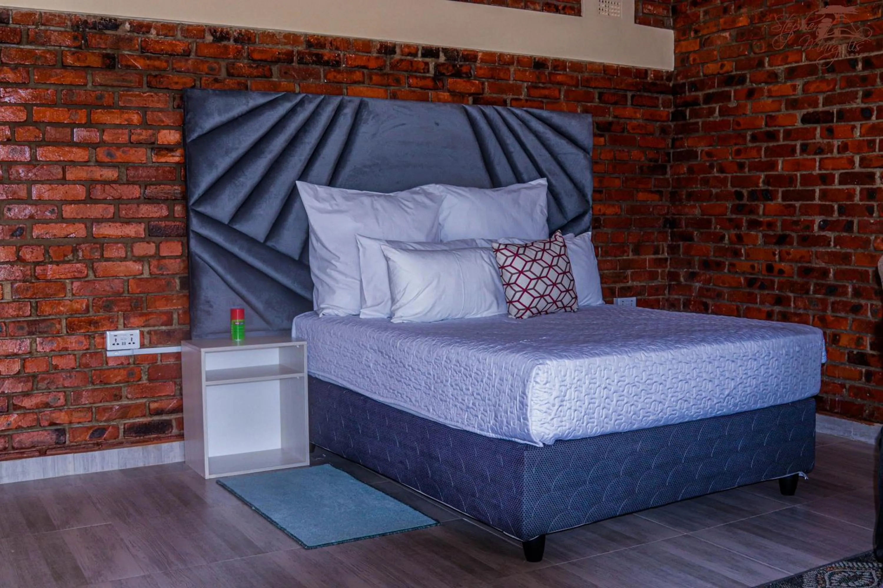 Photo of the whole room, Bed in Stephen Margolis Resort