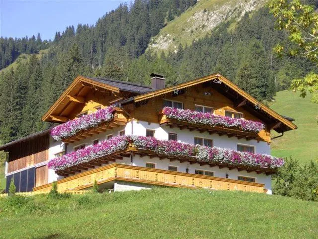 Property building in Alpenview Lechtal