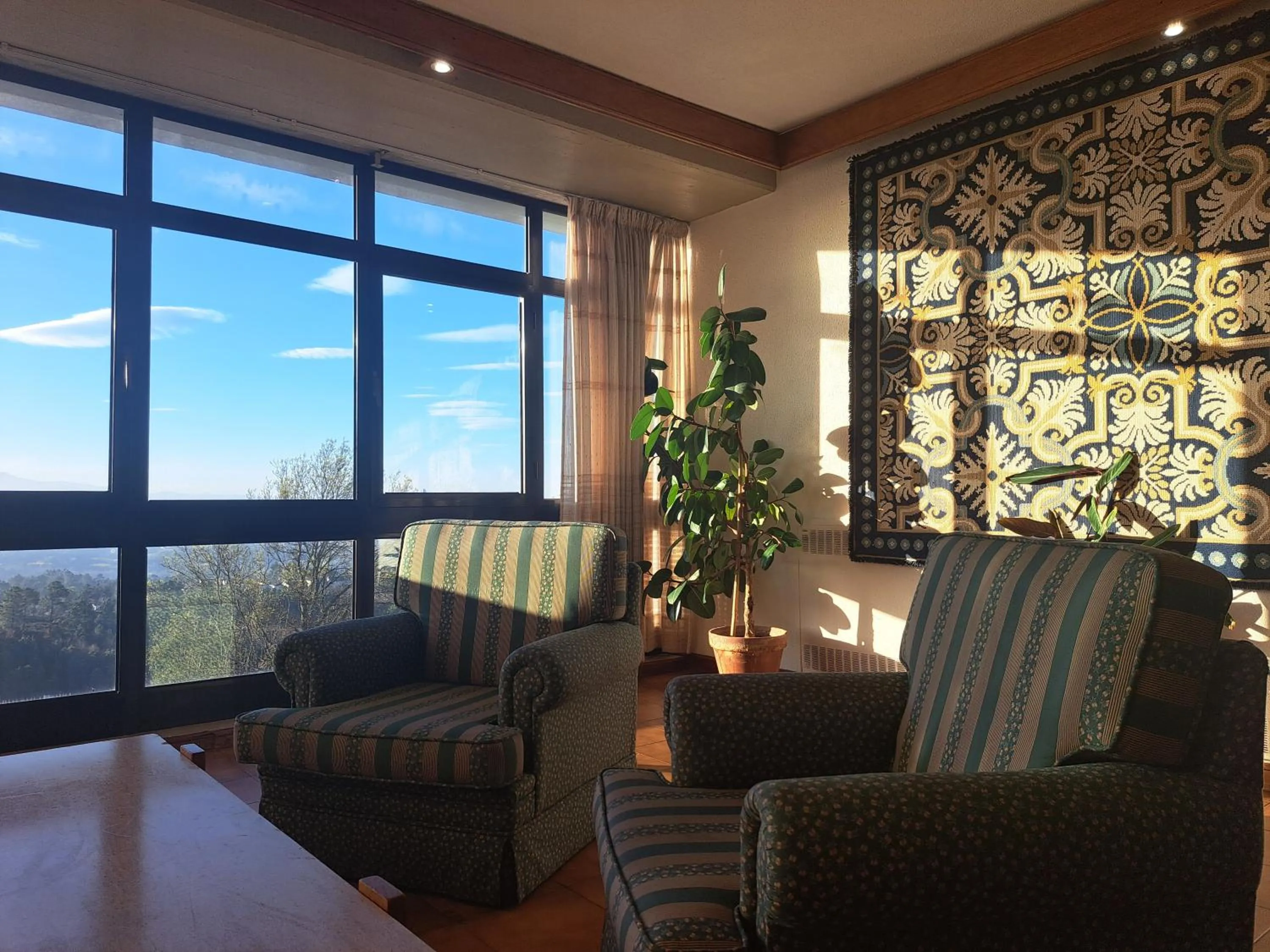 Seating area in Hotel Senhora do Castelo
