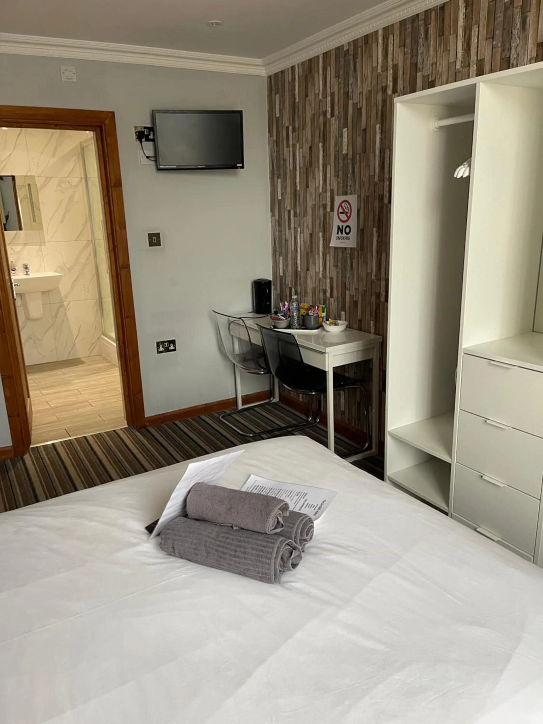 Bed in The Six Bells Hotel