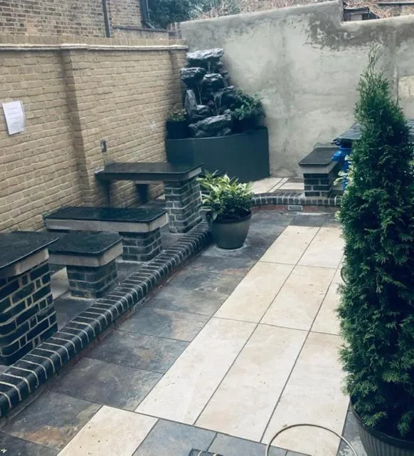 Patio in The Six Bells Hotel