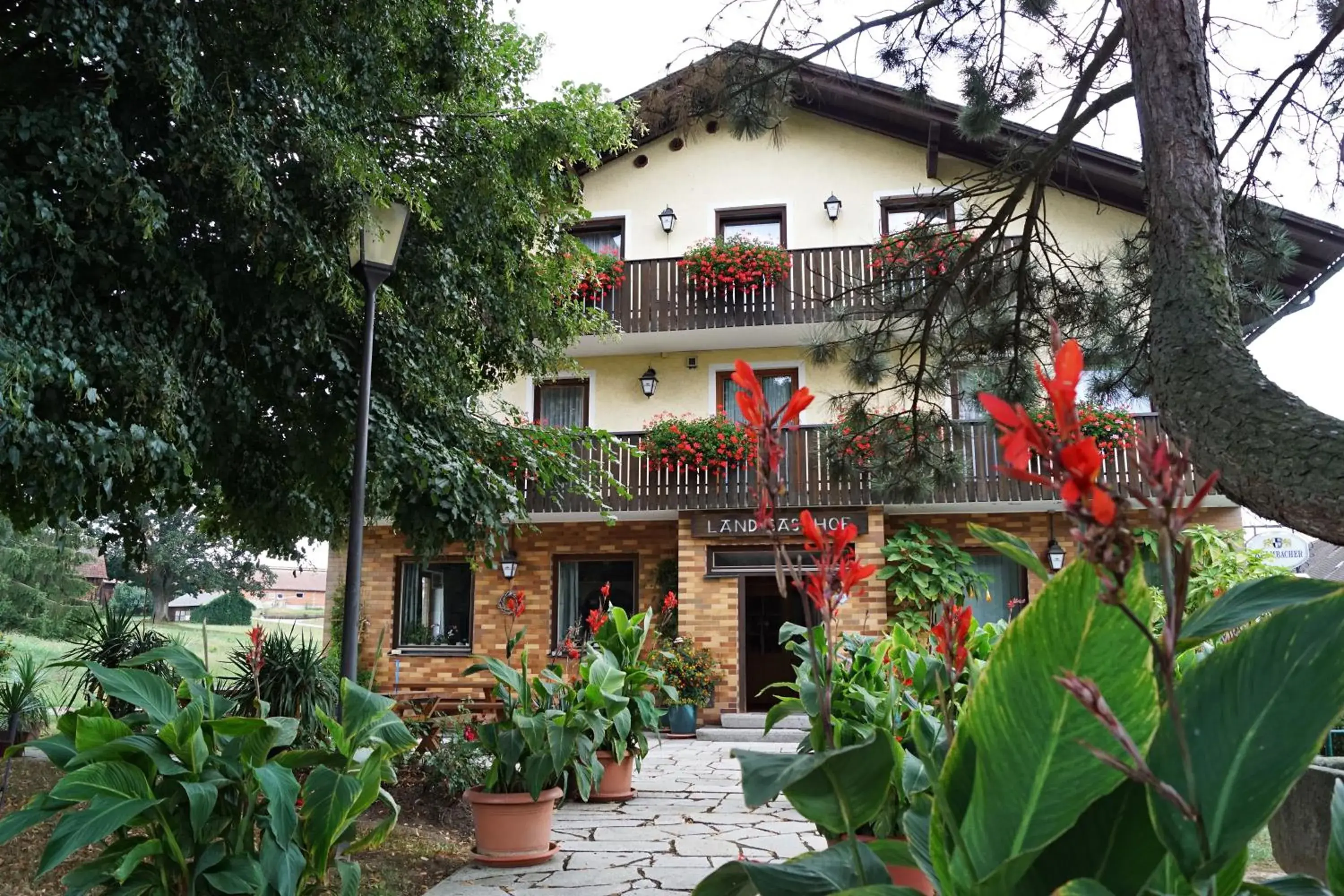 Hotel-Landgasthof Henghuber Hotel-Landgasthof Henghuber