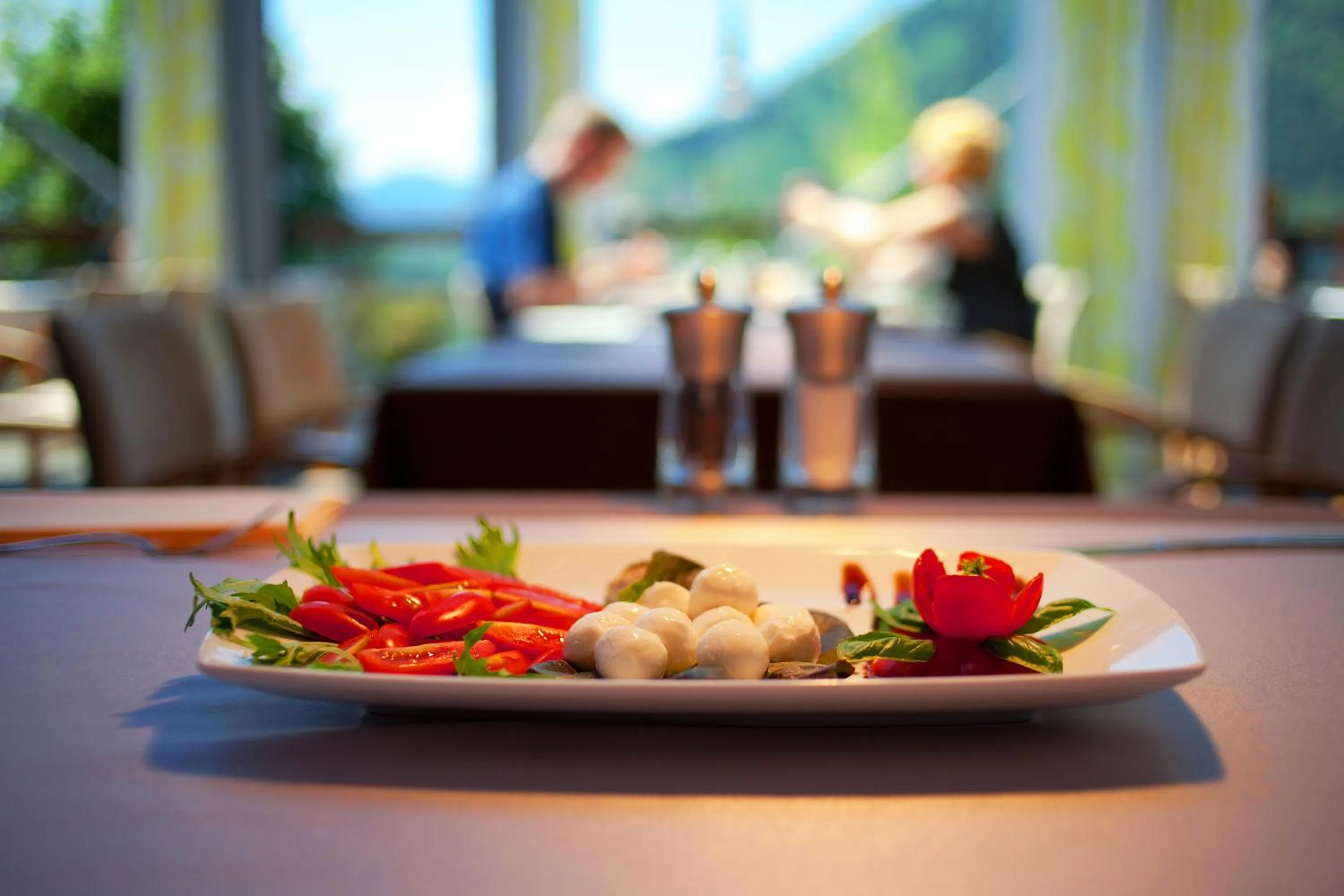 Restaurant/places to eat in Hotel Creina